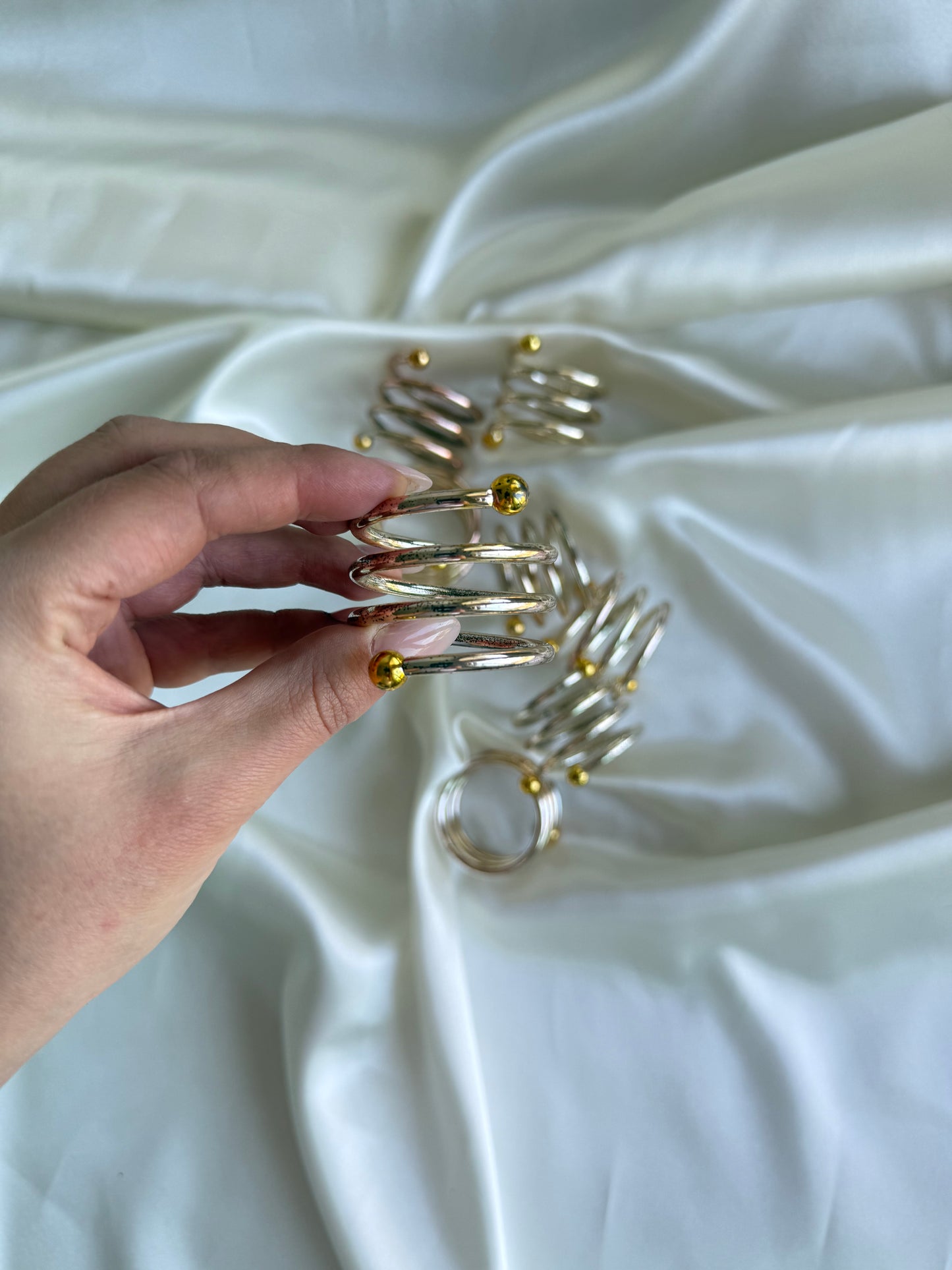 Vintage Sculptural Coil Napkin Rings – Set of 8