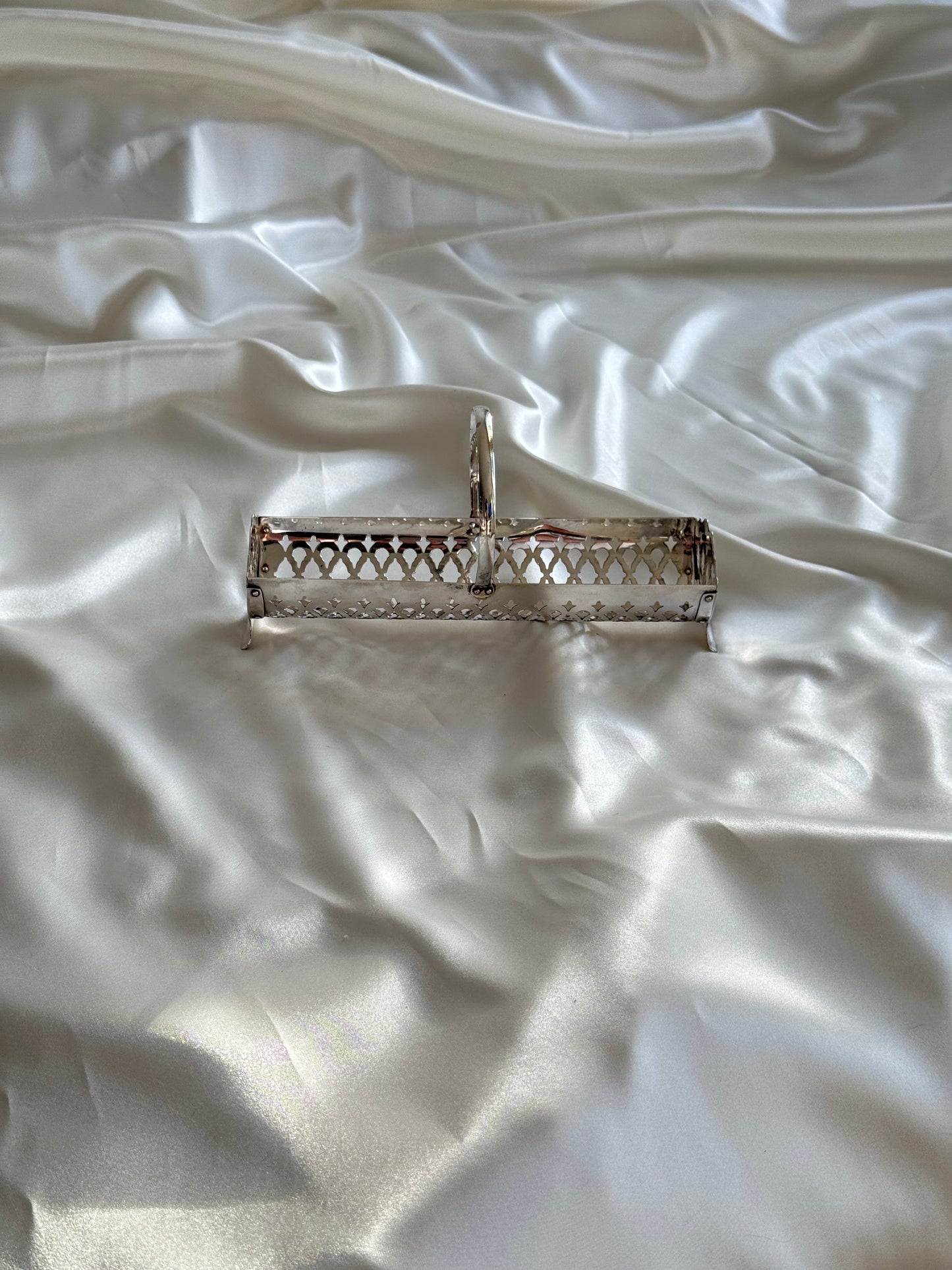 Vintage Silver-Plated Biscuit Holder – Yeoman Silver Plate, England