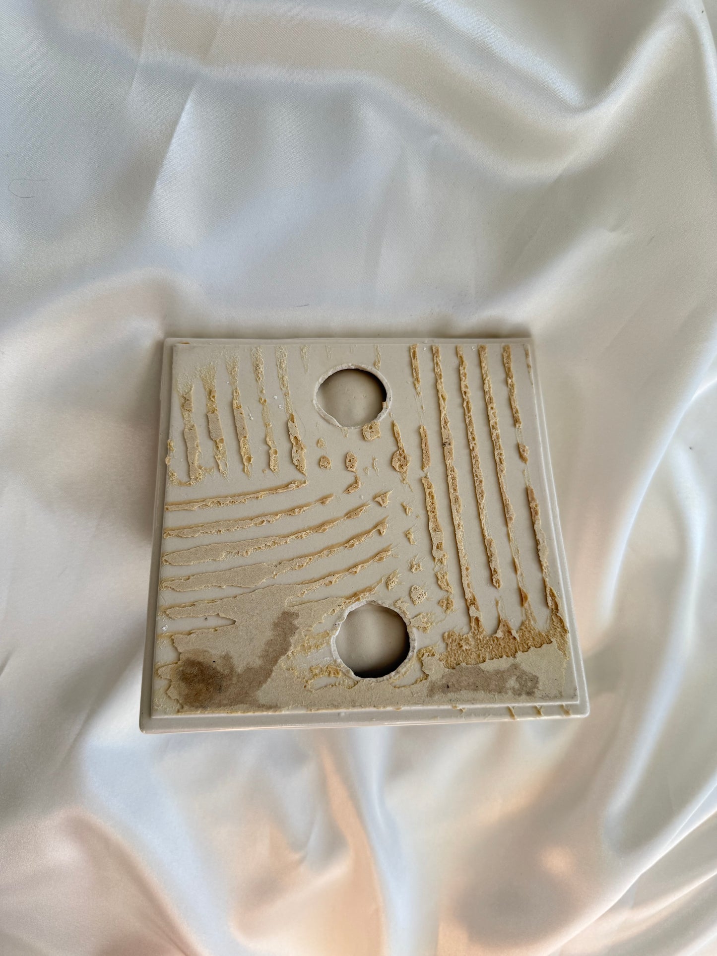 Vintage Ceramic Shell Soap Dish / Wall Pocket
