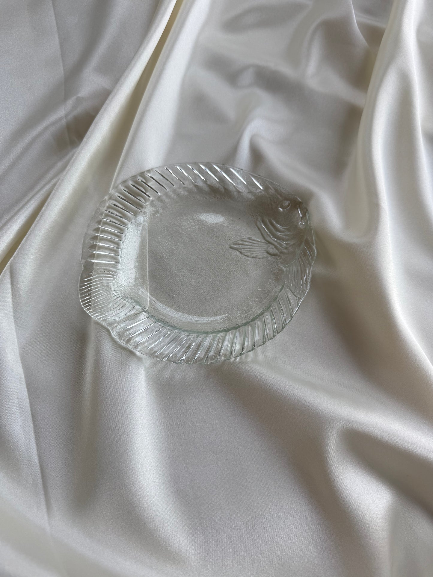 Set of 4 Vintage Glass Fish appetizer Plates