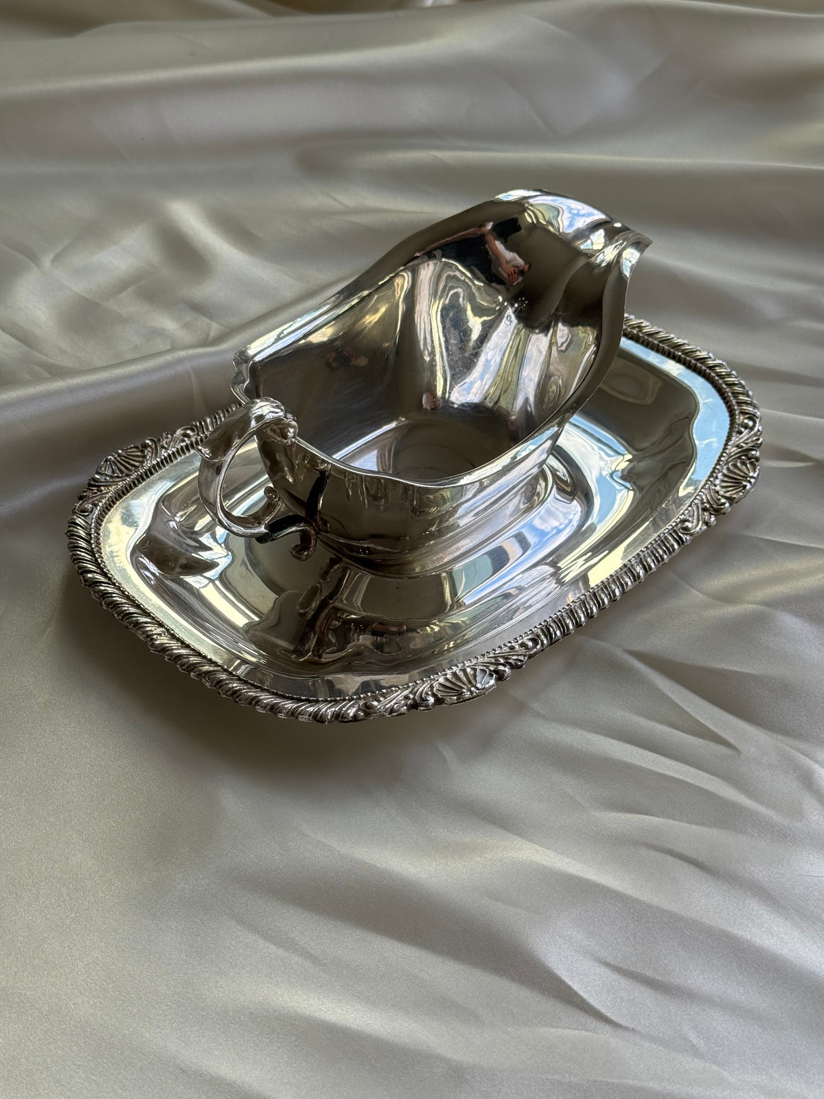 Old English Reproduction EP on Copper Silver-Plated Gravy Boat & Underplate