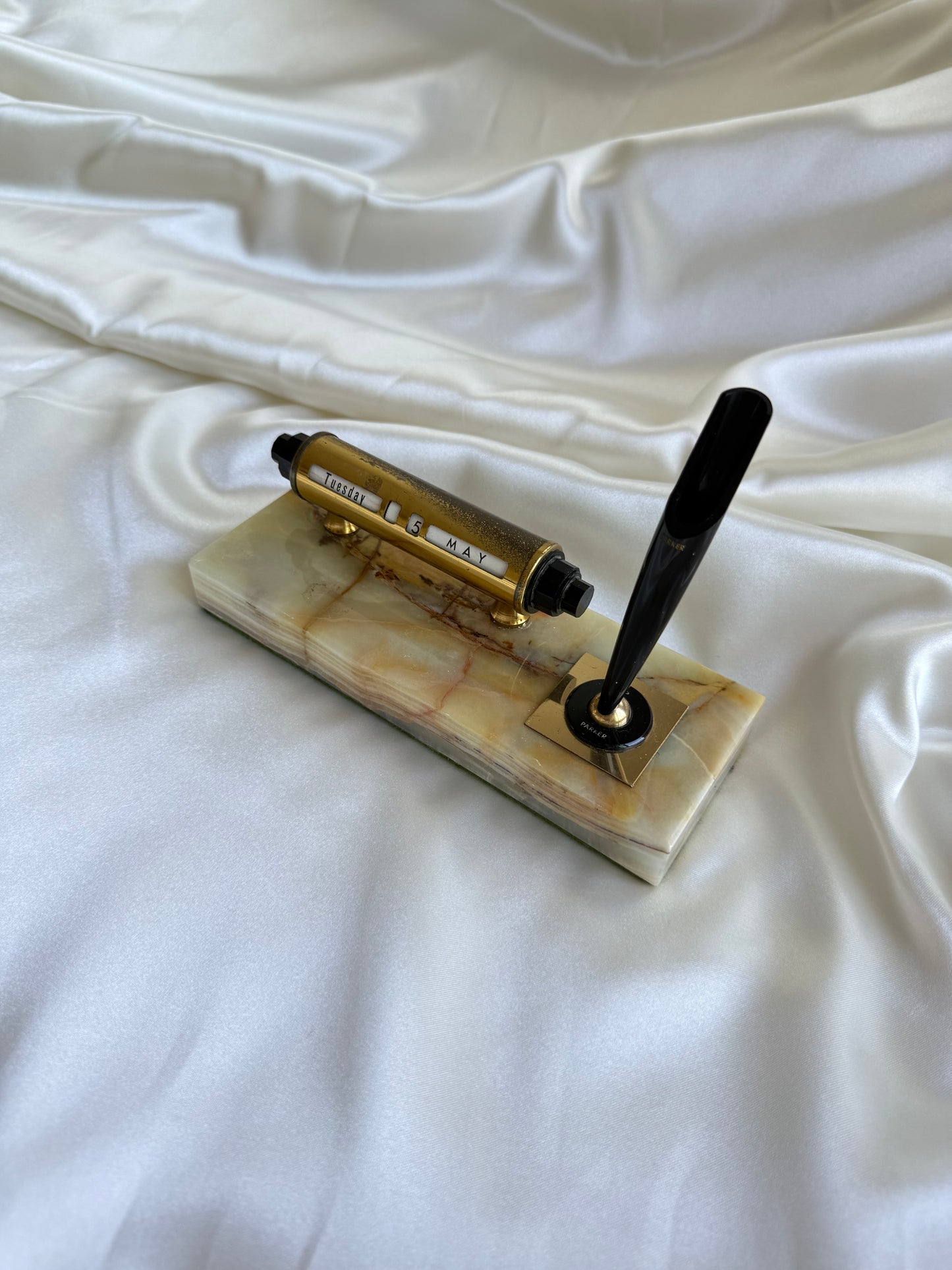 Vintage onyx Desk Calendar & Pen Holder