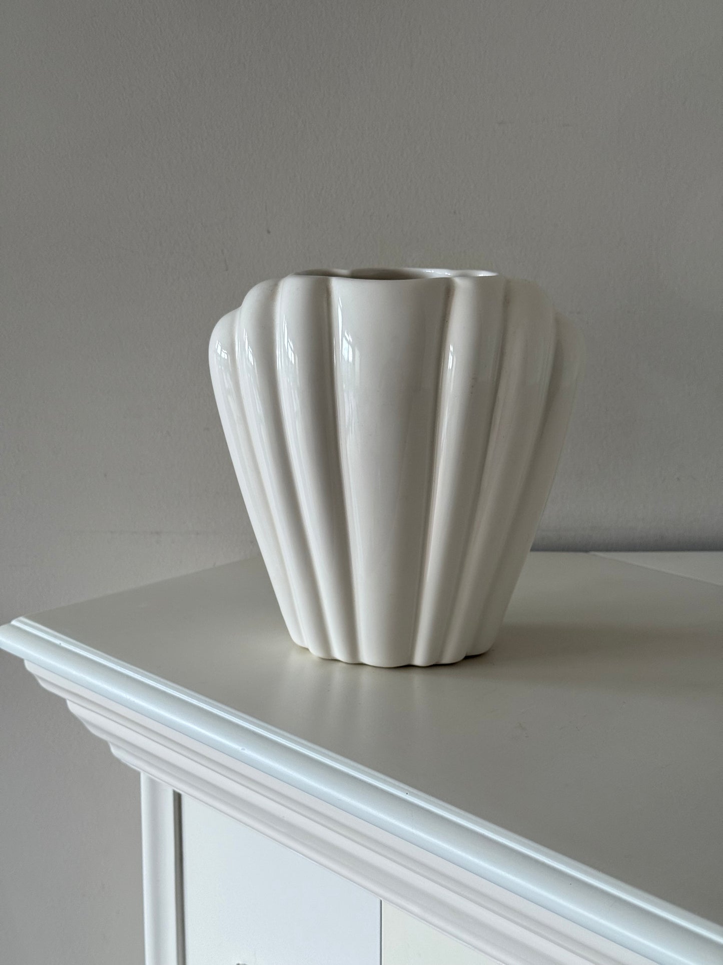 Vintage William Alexander Collection White Ceramic Vase – Made in Canada