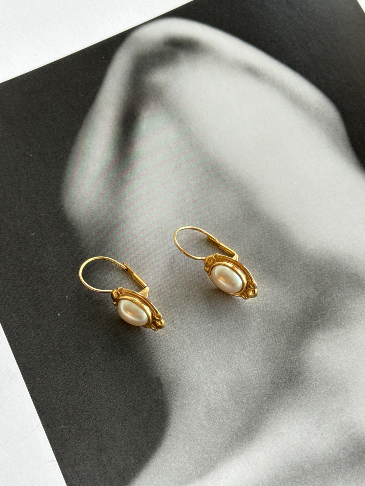 Vintage Gold Tone Faux Pearl Drop Earrings