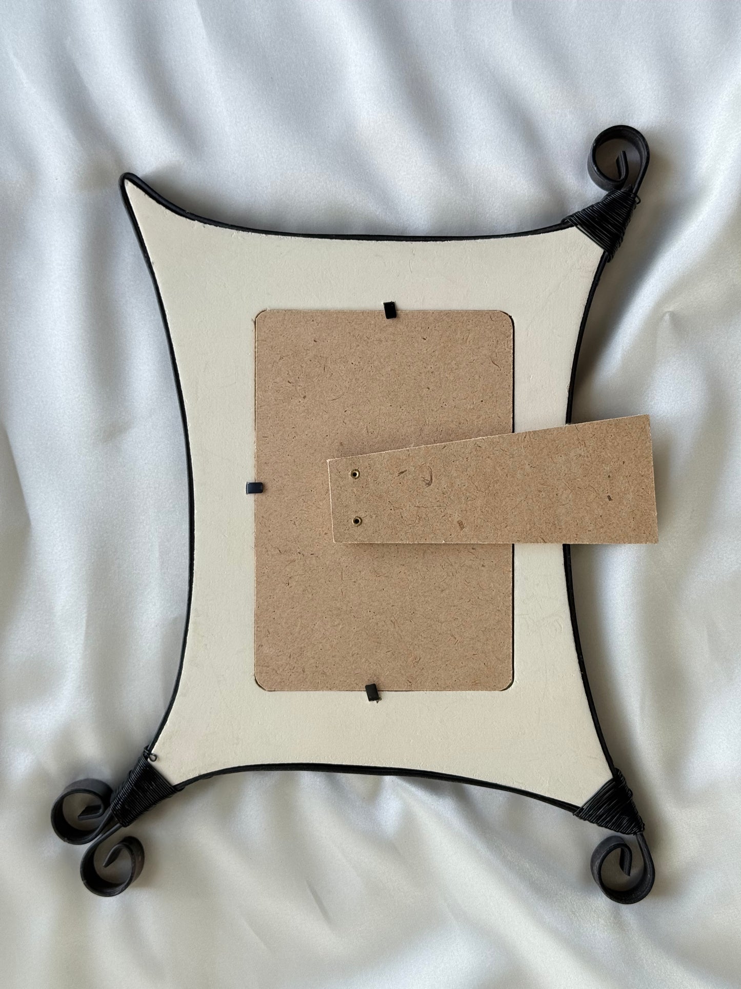 Vintage Scroll Metal & Cream Photo Frame