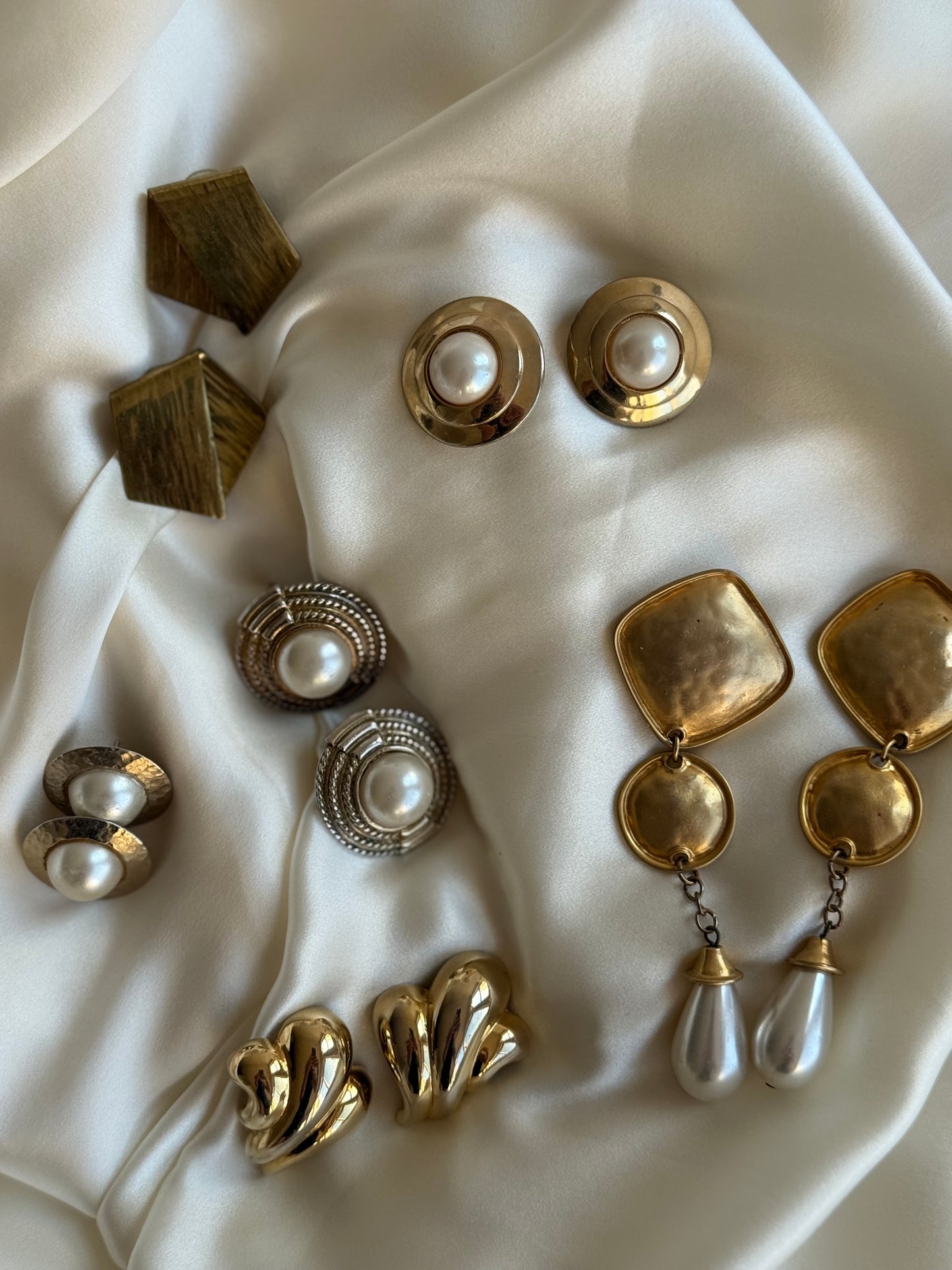 Vintage Geometric Stud Earrings – Gold-Tone Finish