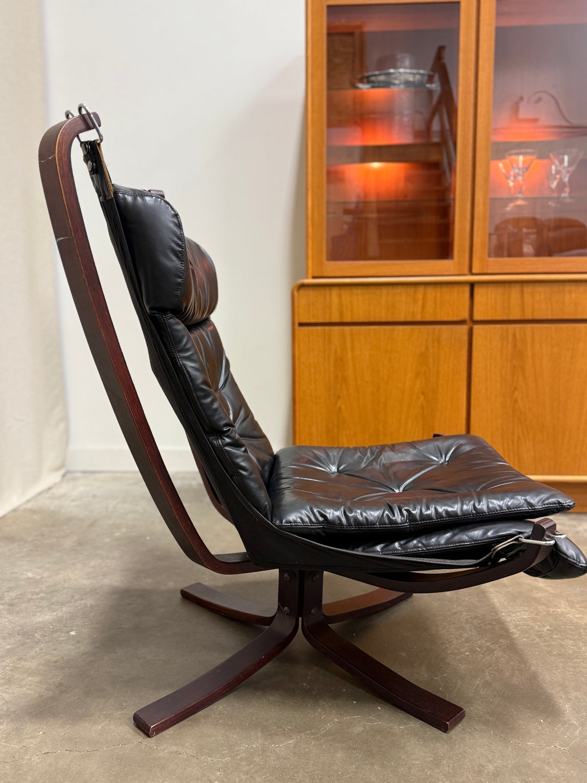 Vintage Mid-Century Modern Plydesigns Bentwood Leather Lounge Chair