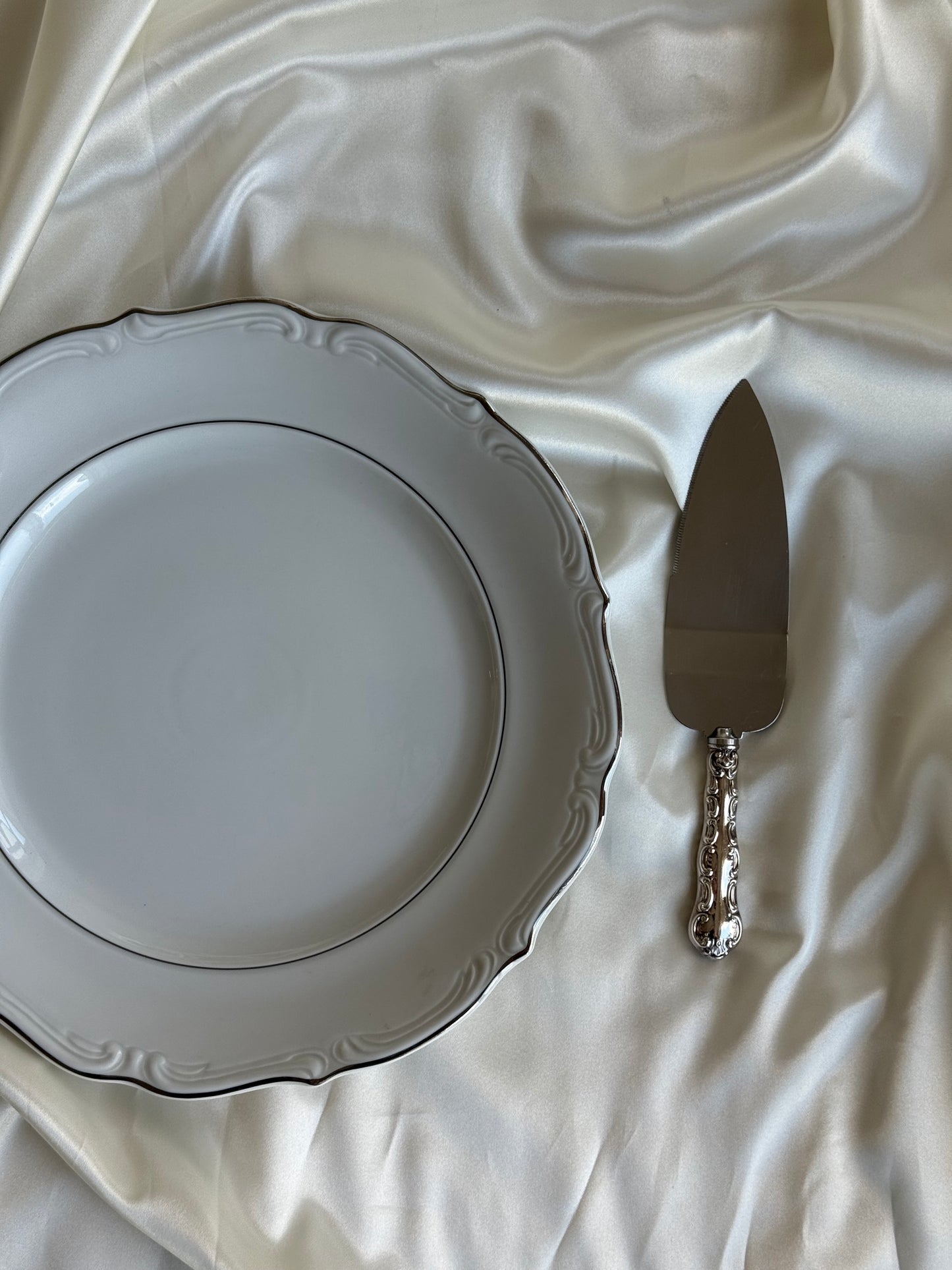 Vintage Wałbrzych Polish porcelain serving plate