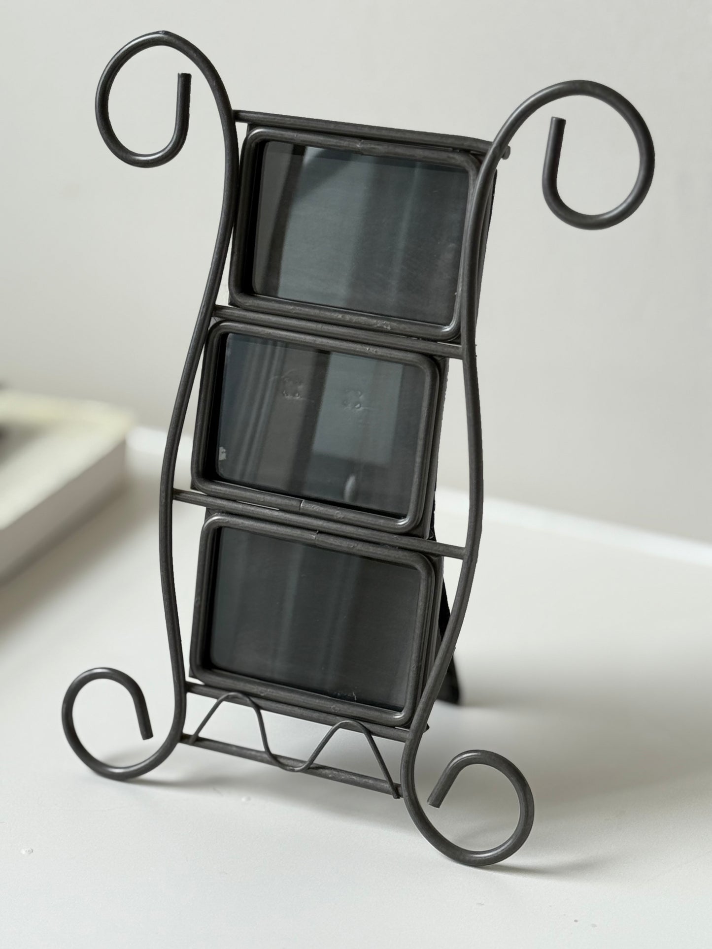 Vintage Metal Photo Frame Stand – Triple Frame