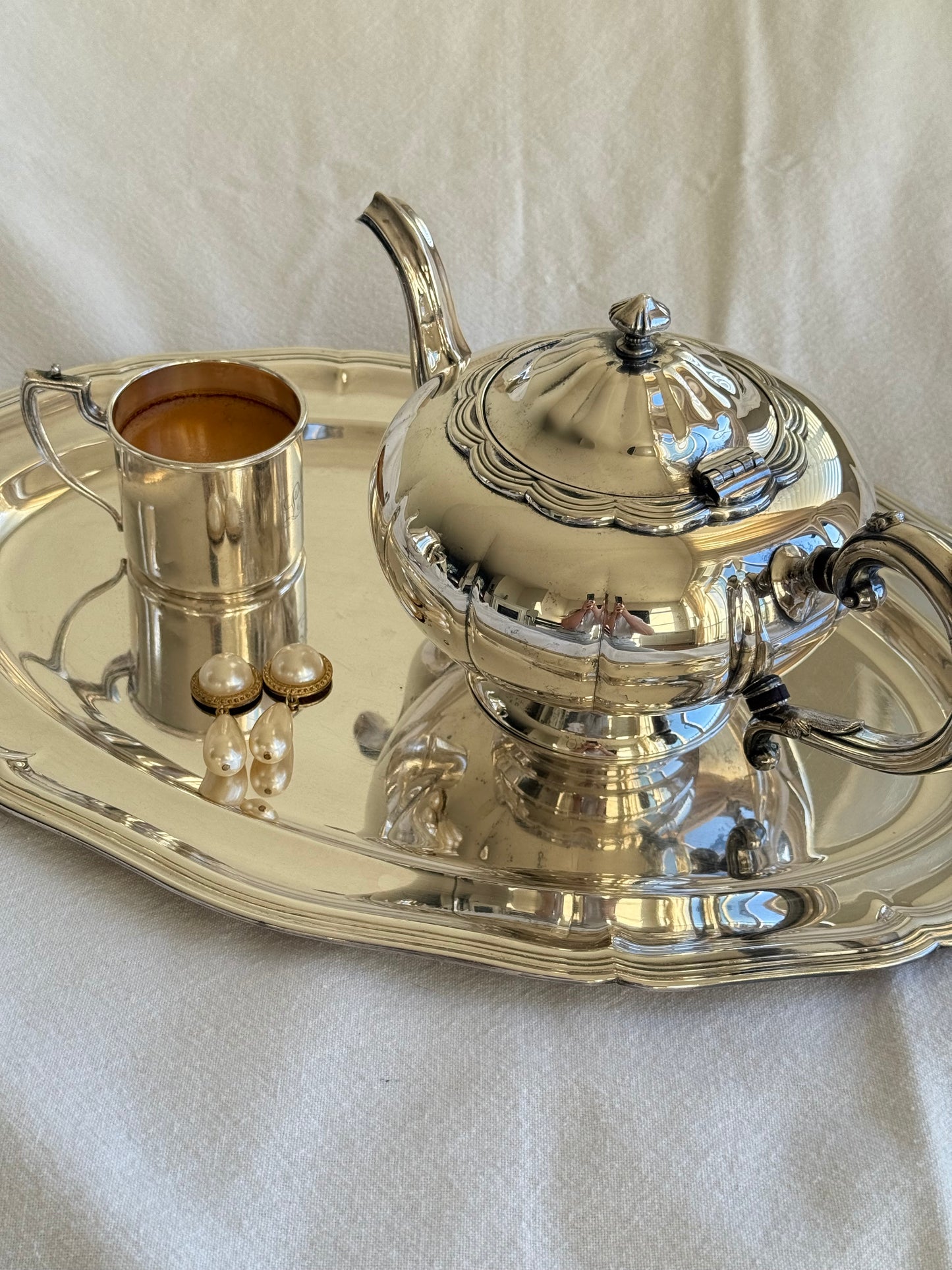 Vintage silver plated tea pot