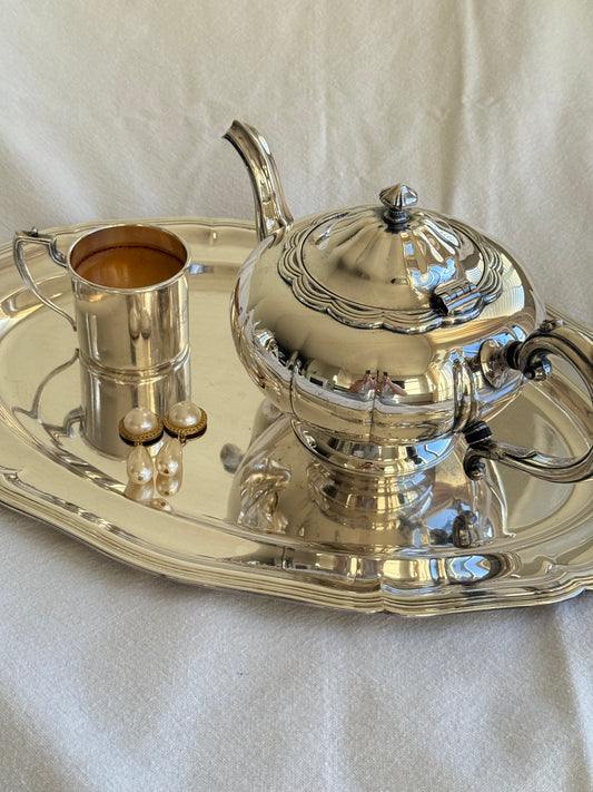 Vintage silver plated tea pot
