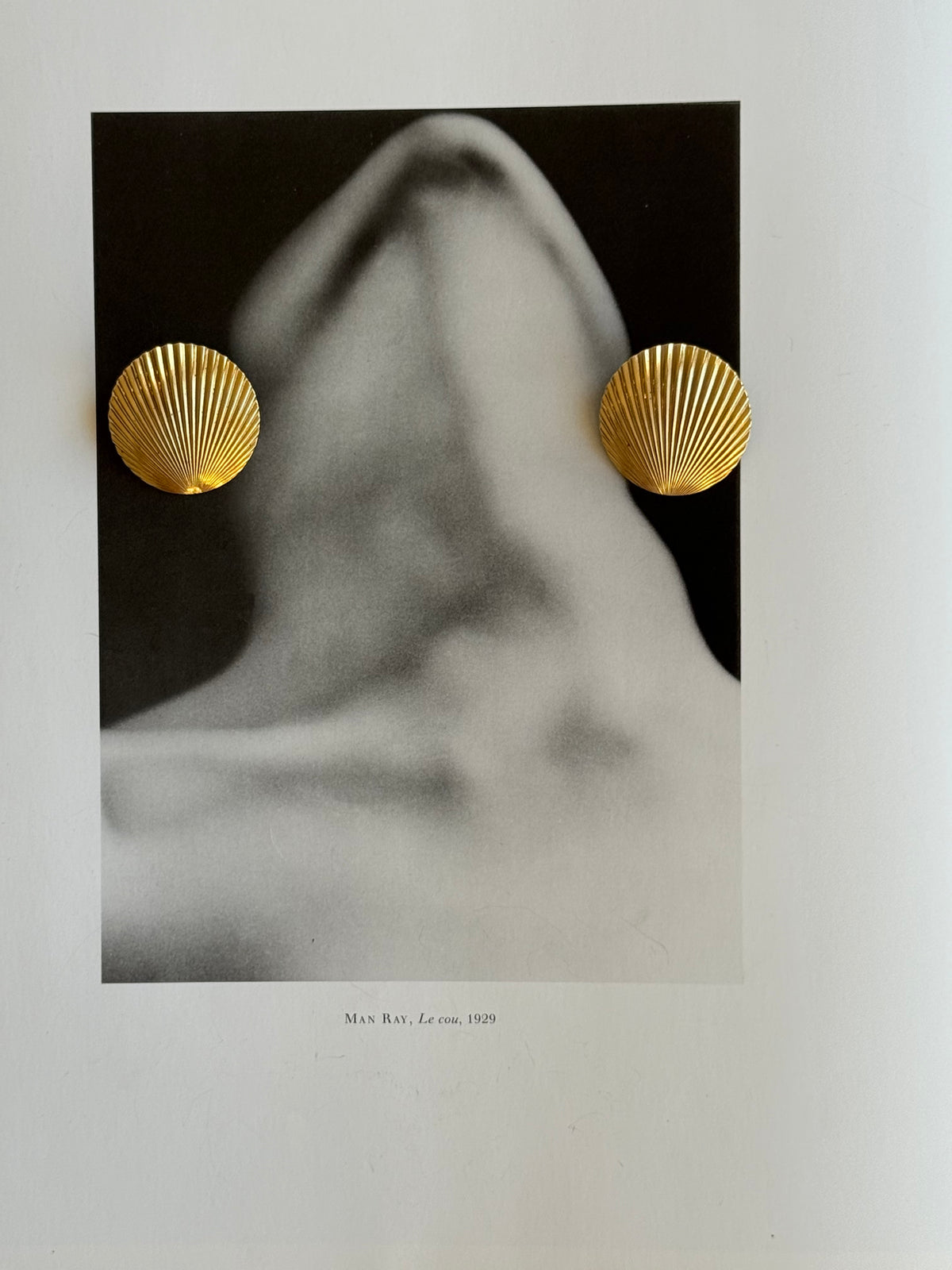 Vintage Gold-Tone Shell Clip-On Earrings