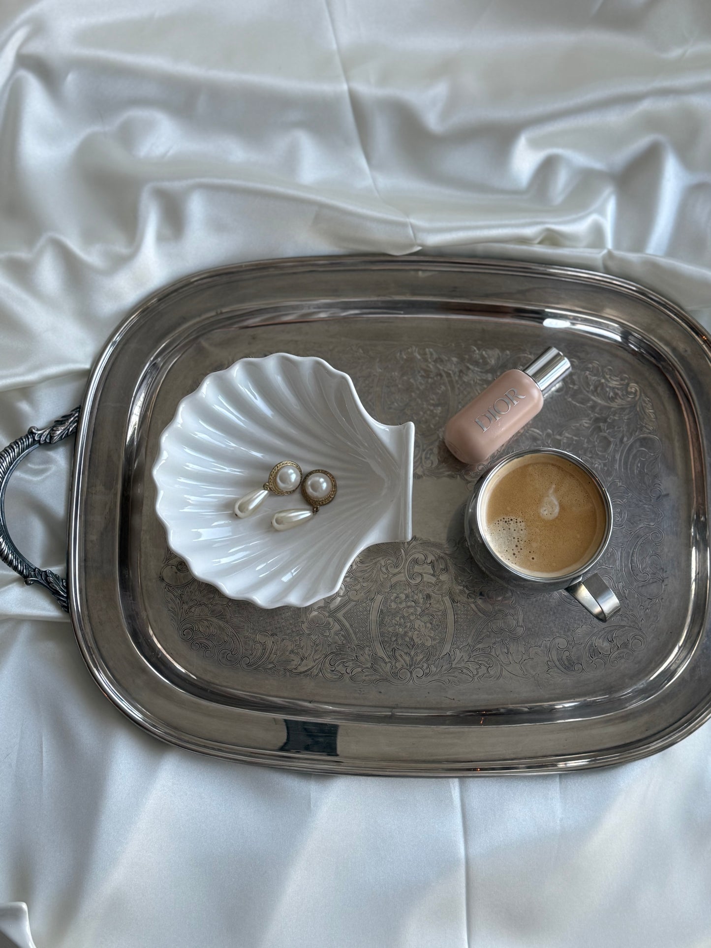 Vintage White Ceramic Shell Bowls – Set of 3