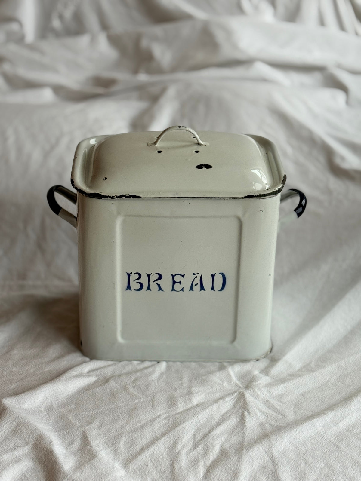 English Enamel Bread Bin – Vintage Farmhouse Kitchen Storage