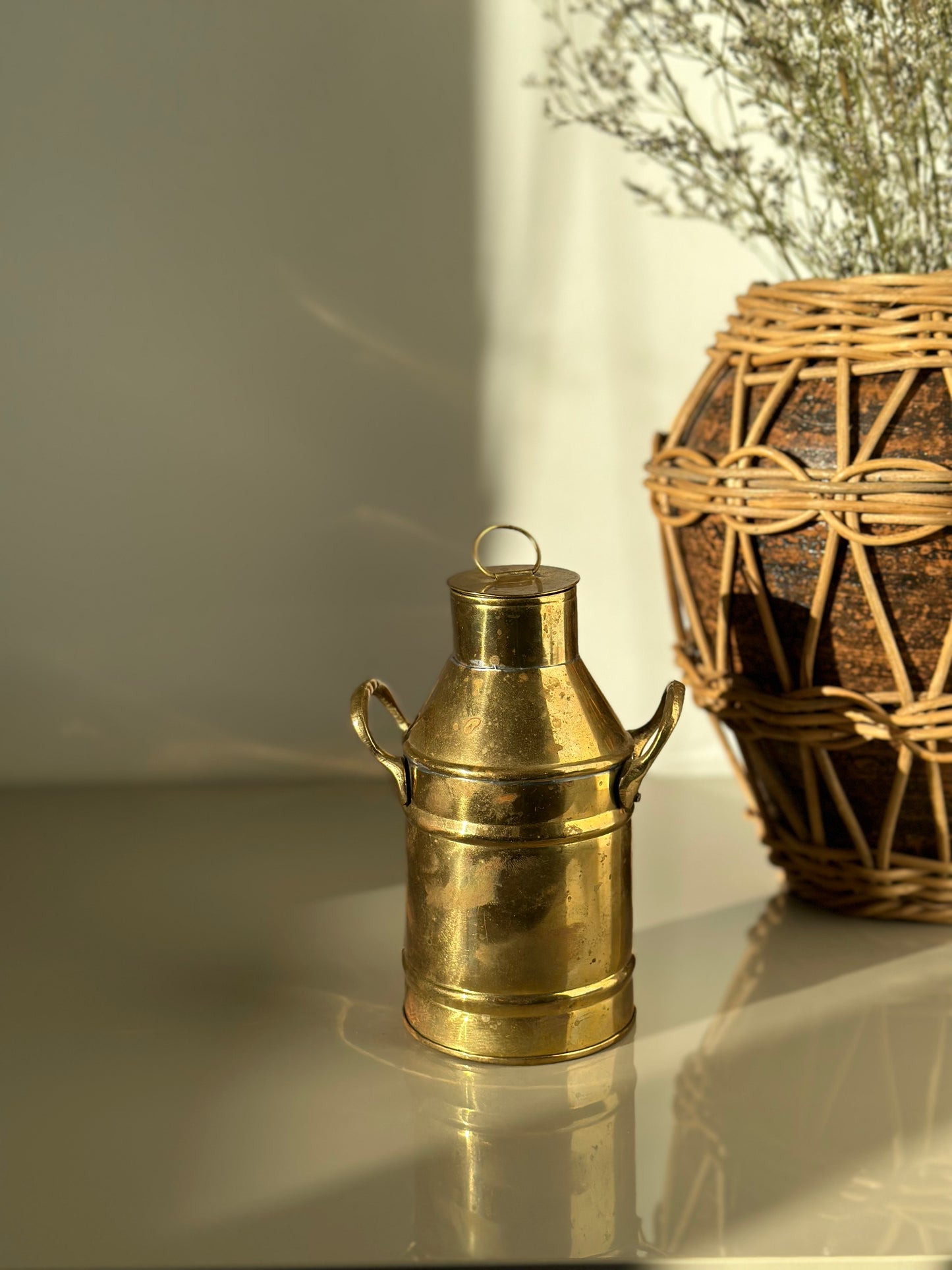 Brass milk dispenser with lid