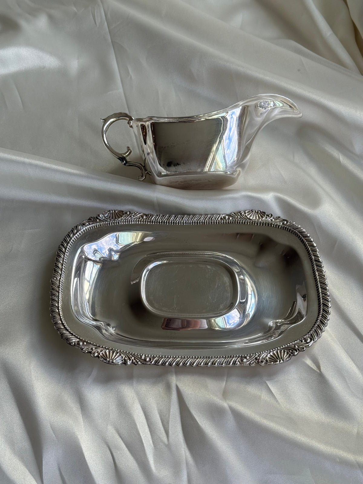 Old English Reproduction EP on Copper Silver-Plated Gravy Boat & Underplate