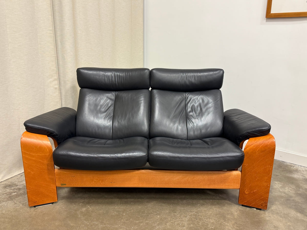 Stressless Pegasus loveseat and armchair by Ekornes, crafted in Norway
