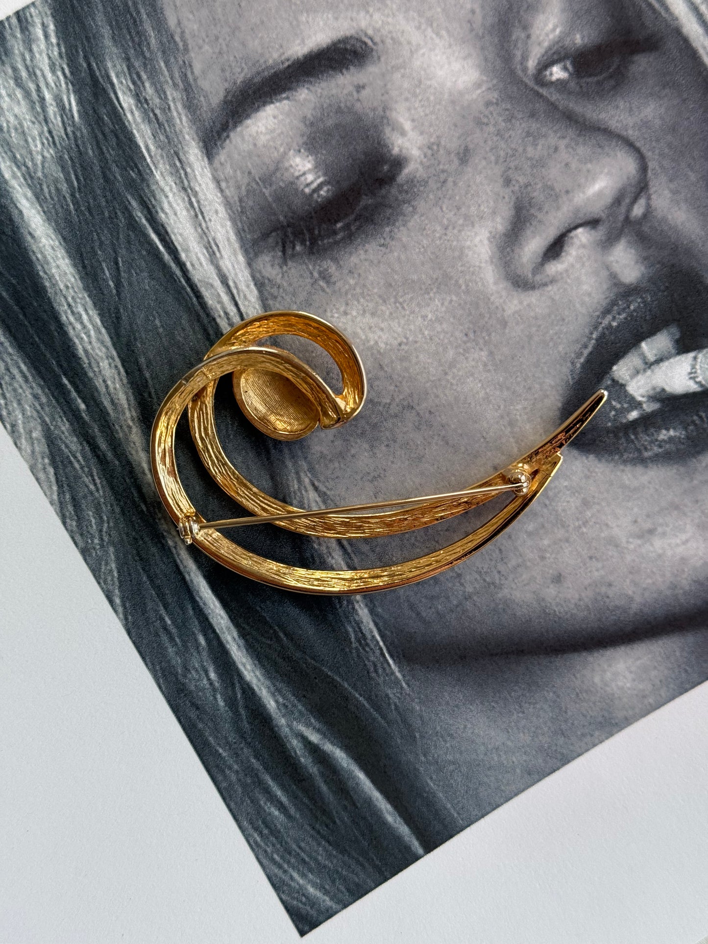 Vintage Gold-Tone Swirl Brooch with Rhinestones