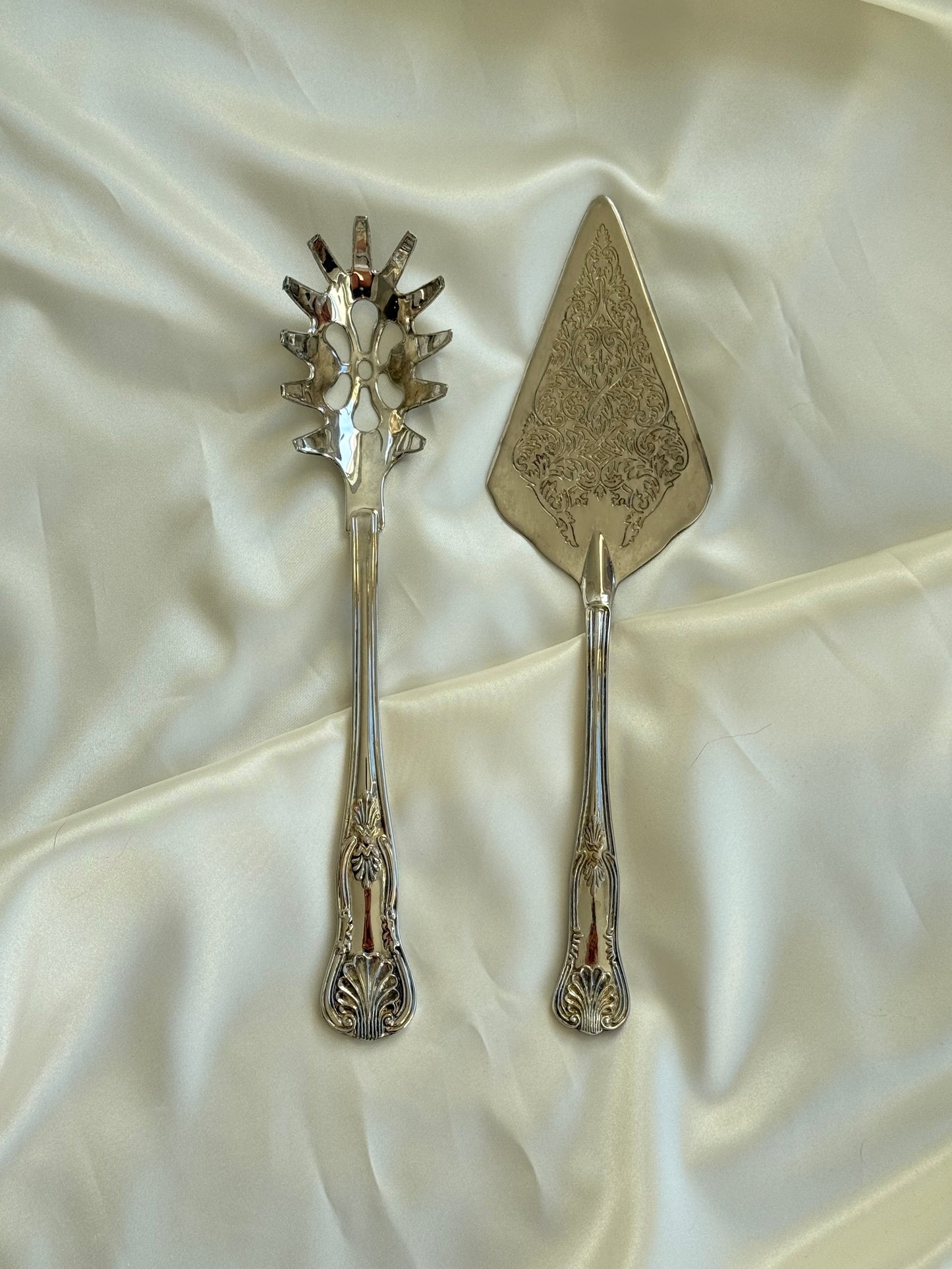 Vintage Silver-Plated Cake Server & Pasta Server Set shell details