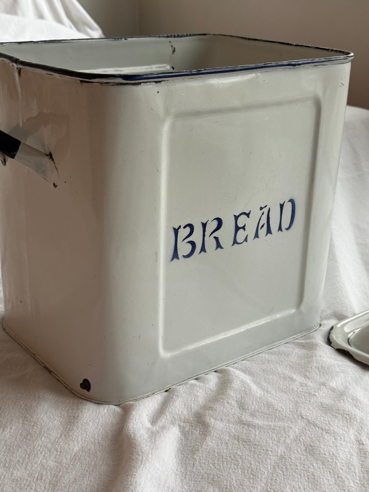 English Enamel Bread Bin – Vintage Farmhouse Kitchen Storage