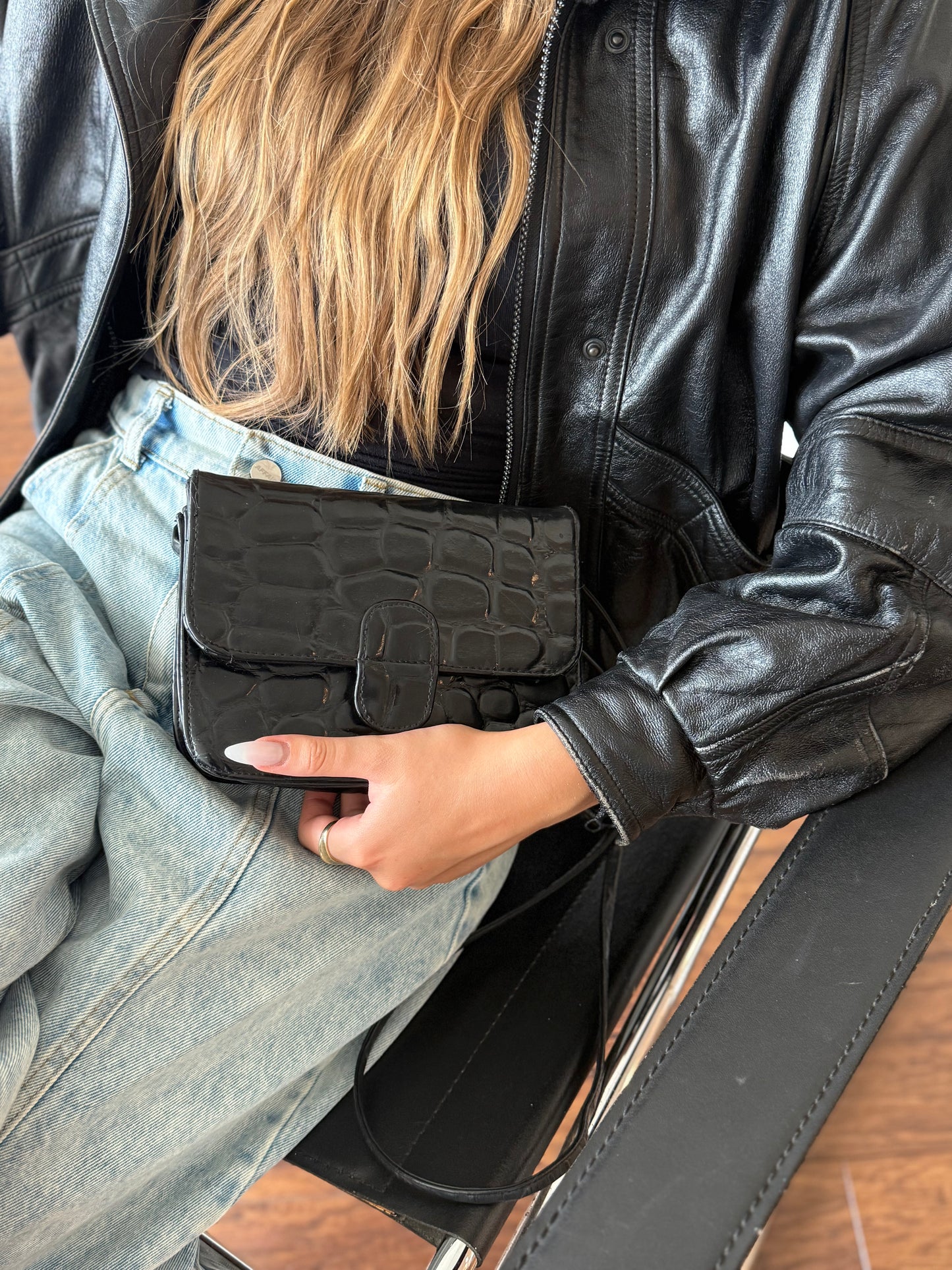 Vintage Black Croc-Embossed Crossbody Bag