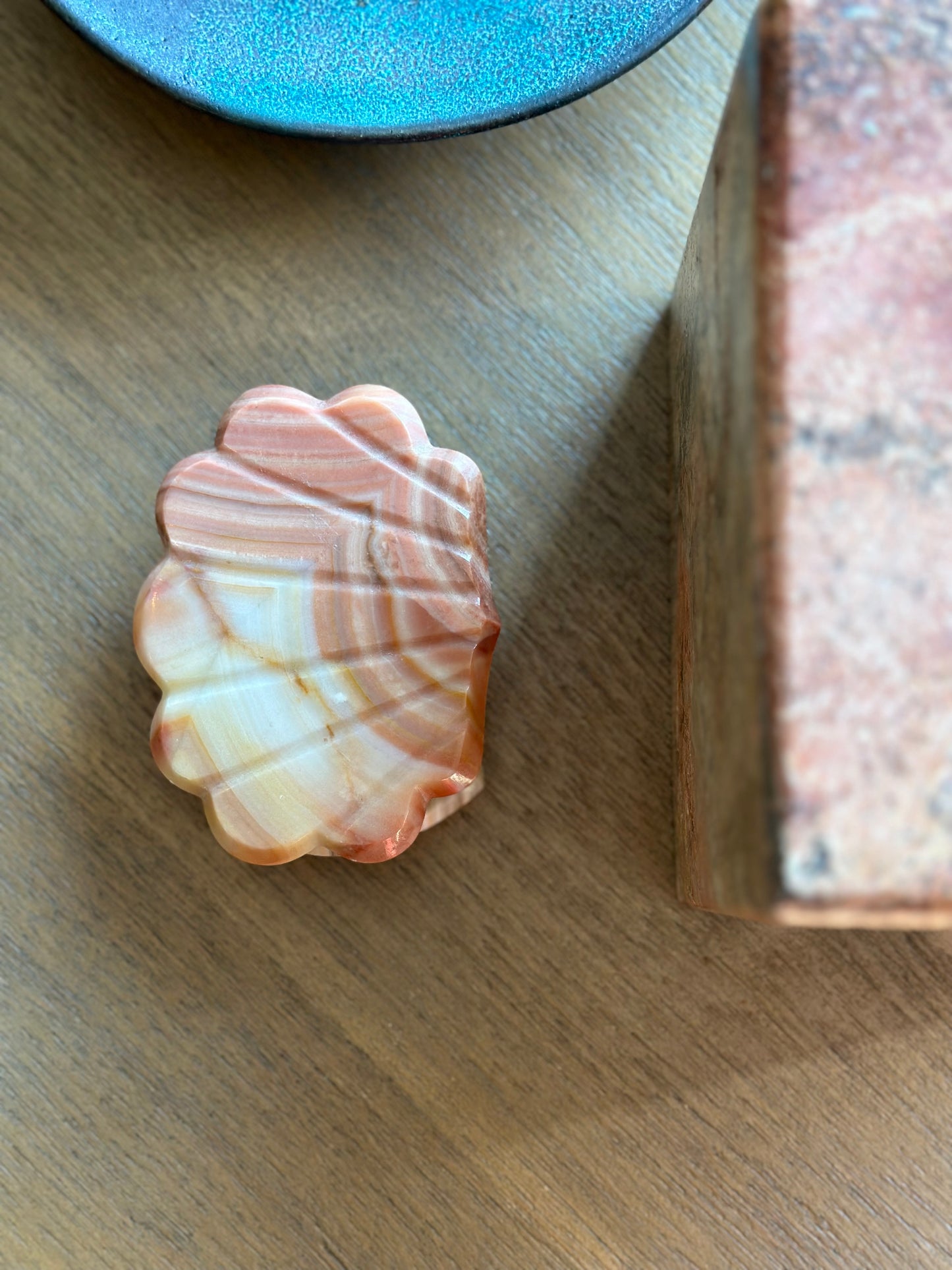 Onyx shell trinket box