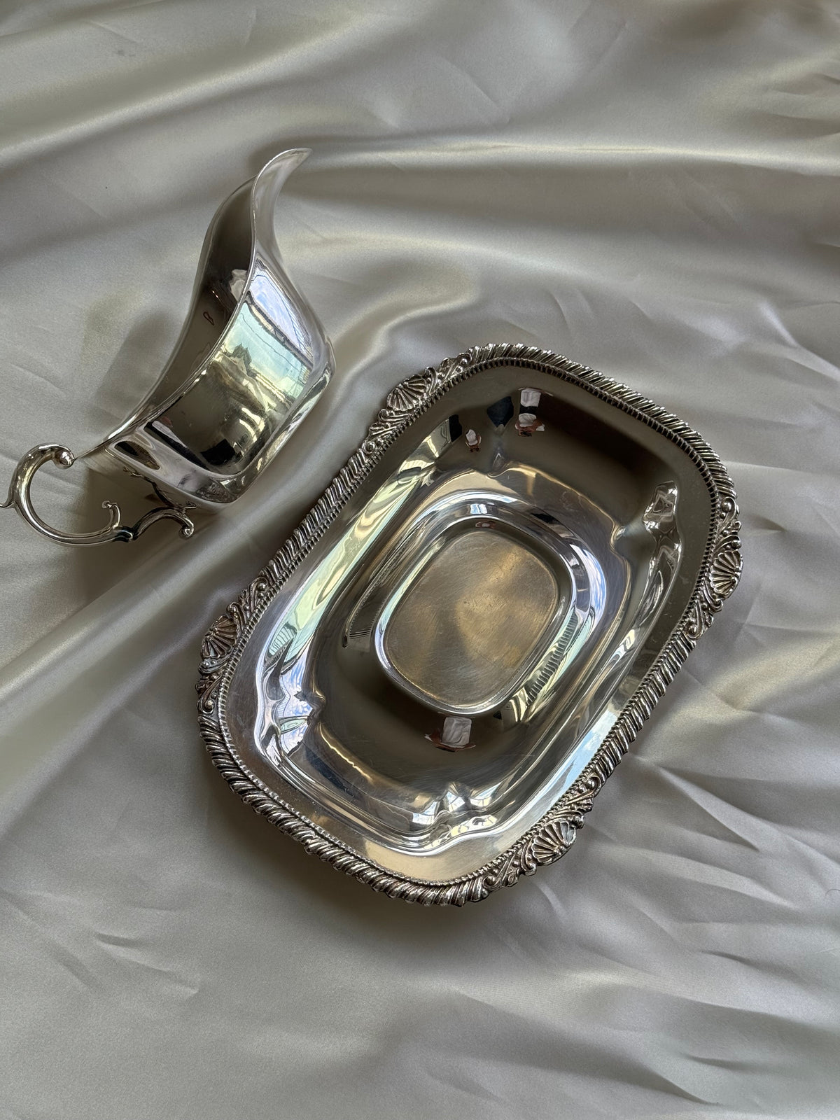 Old English Reproduction EP on Copper Silver-Plated Gravy Boat & Underplate