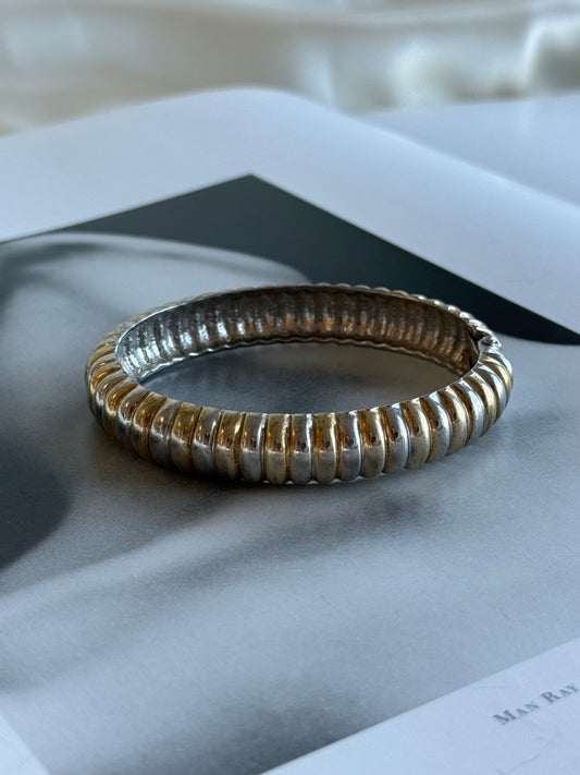Vintage Two-Tone Ribbed Hinged Bangle