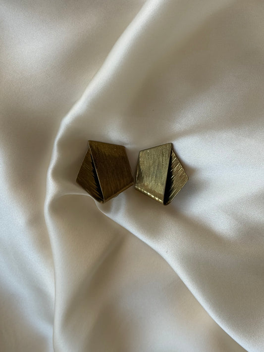 Vintage Geometric Stud Earrings – Gold-Tone Finish