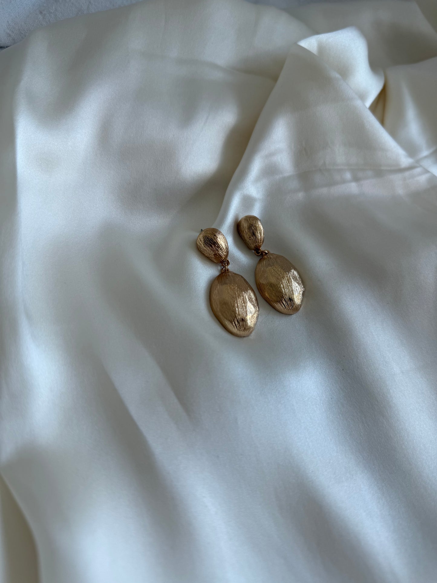 Vintage Gold Tone Textured Drop Earrings