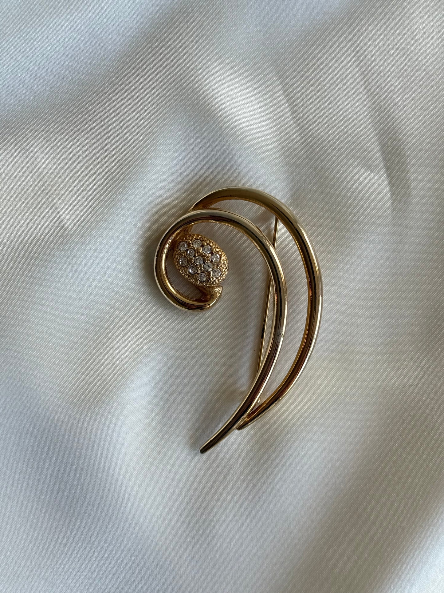 Vintage Gold-Tone Swirl Brooch with Rhinestones