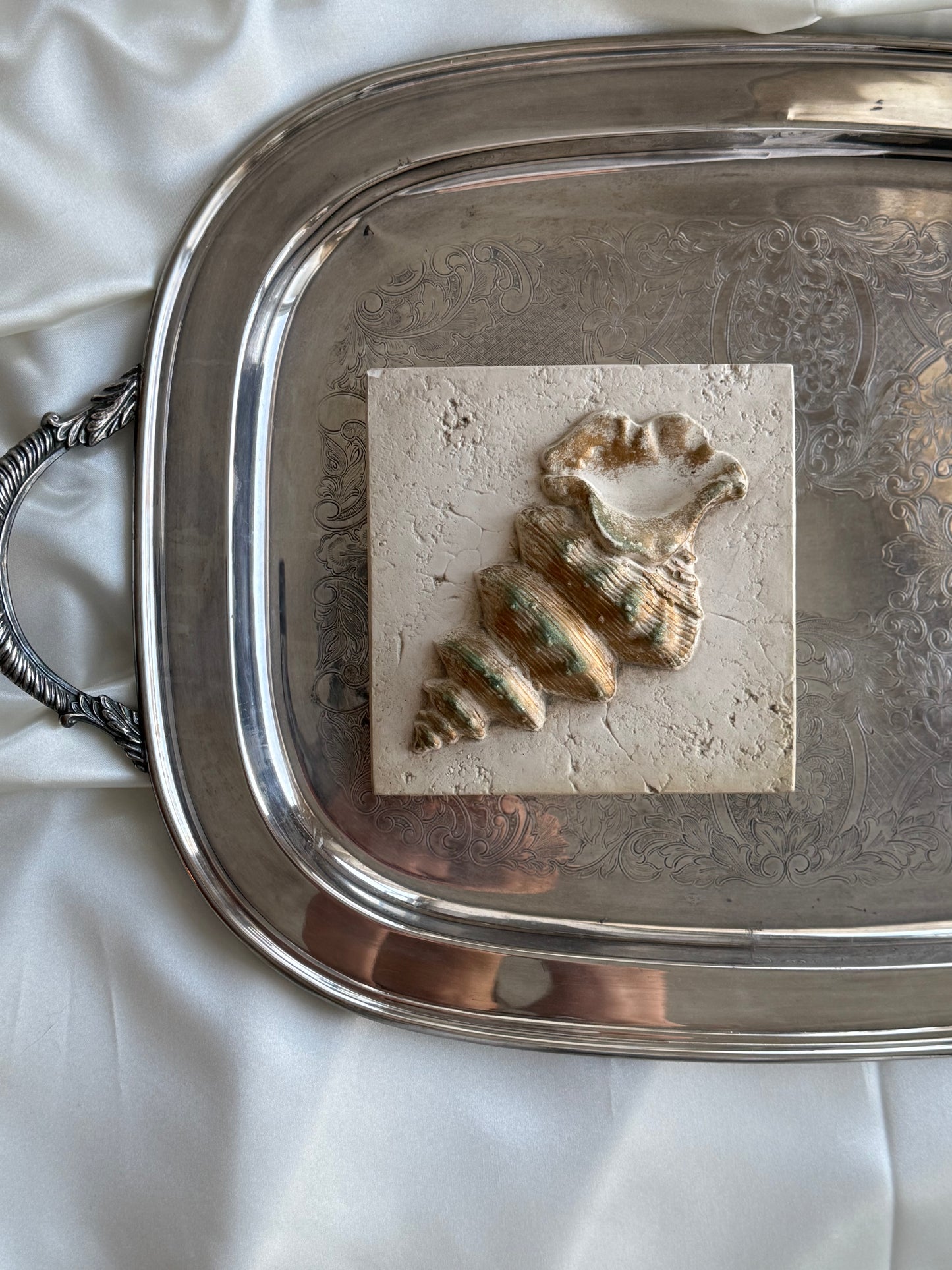 Vintage Canadian Ceramic Wall Art – Shell Set (2 pcs)