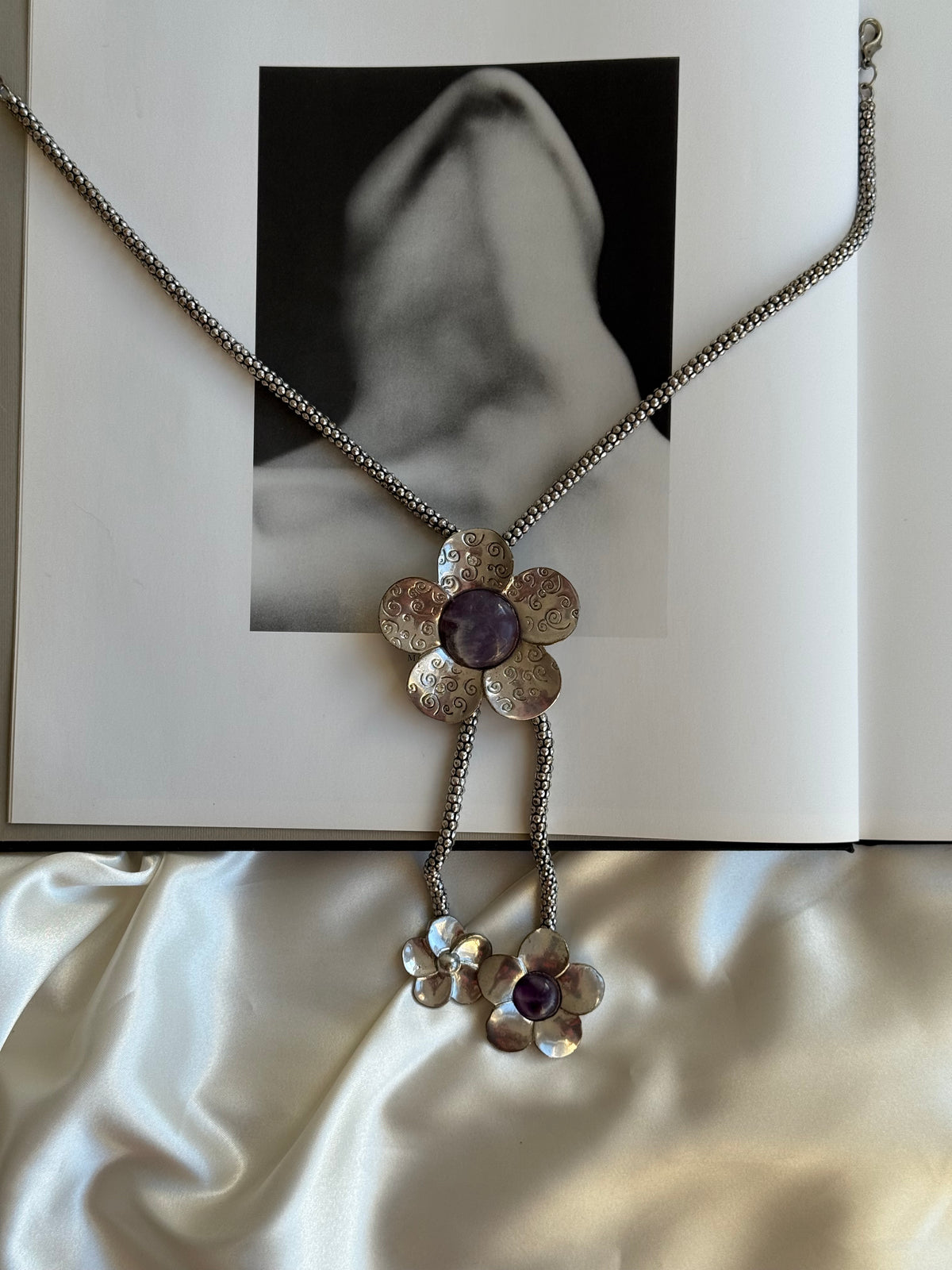 Vintage Silver-Tone Floral Lariat Necklace with Purple Stone
