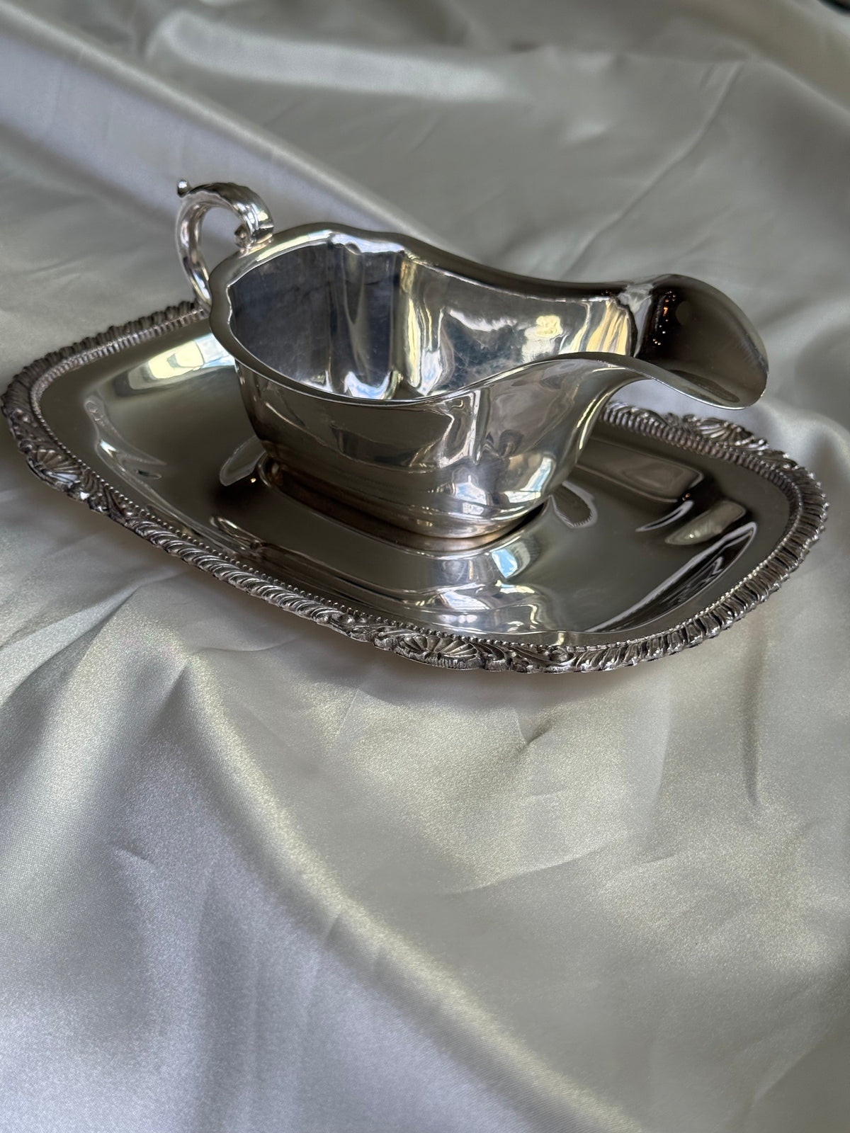 Old English Reproduction EP on Copper Silver-Plated Gravy Boat & Underplate