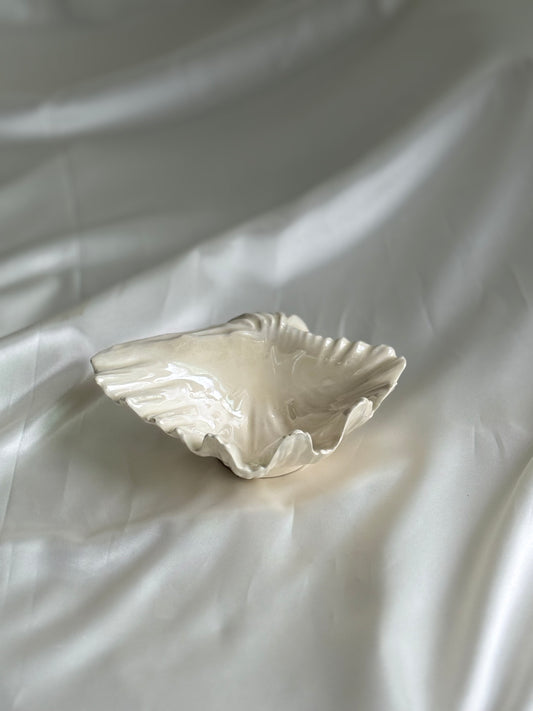 Vintage Ceramic Shell Bowl / Catchall