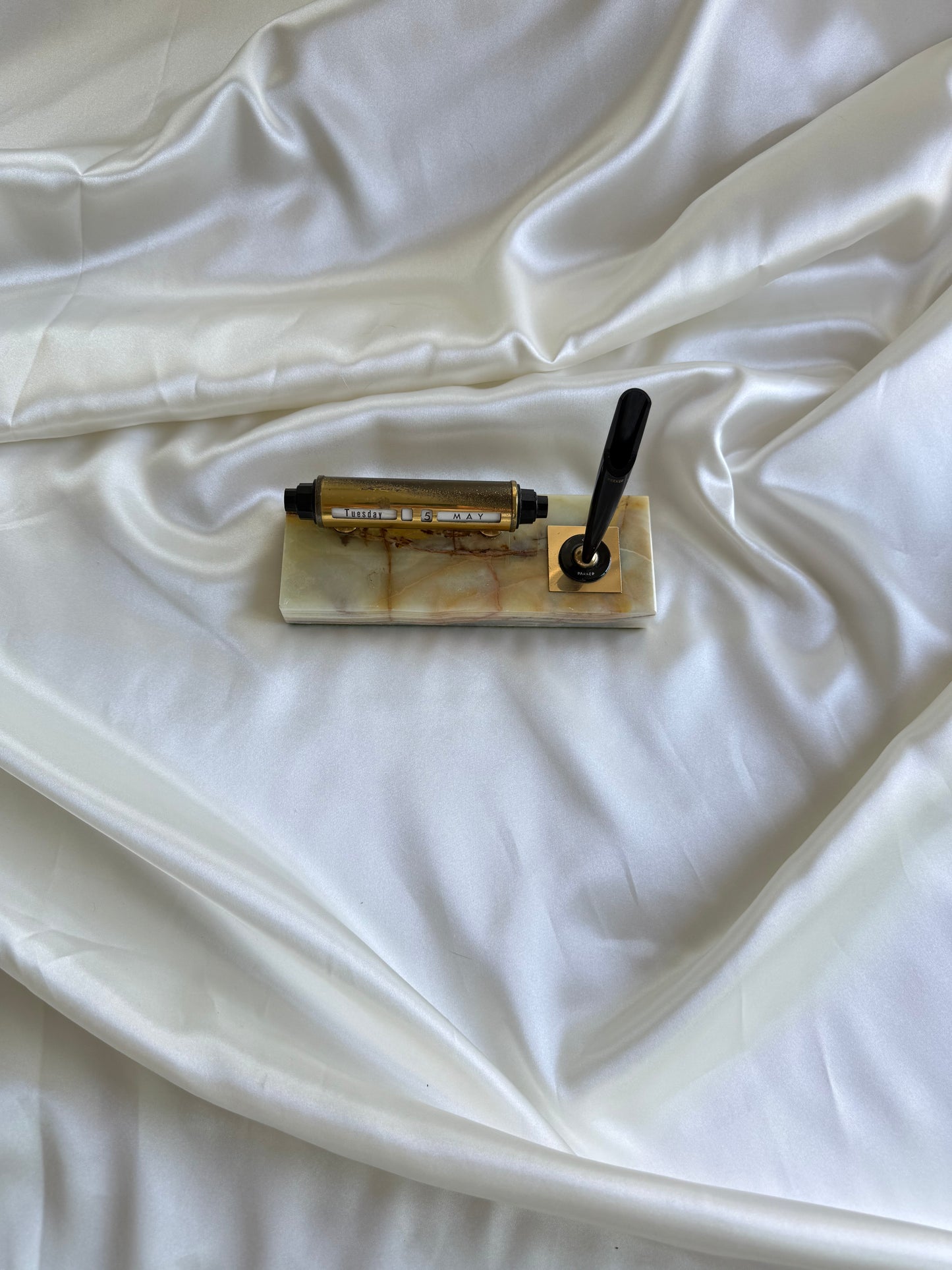 Vintage onyx Desk Calendar & Pen Holder
