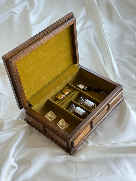 Vintage wooden jewelry box