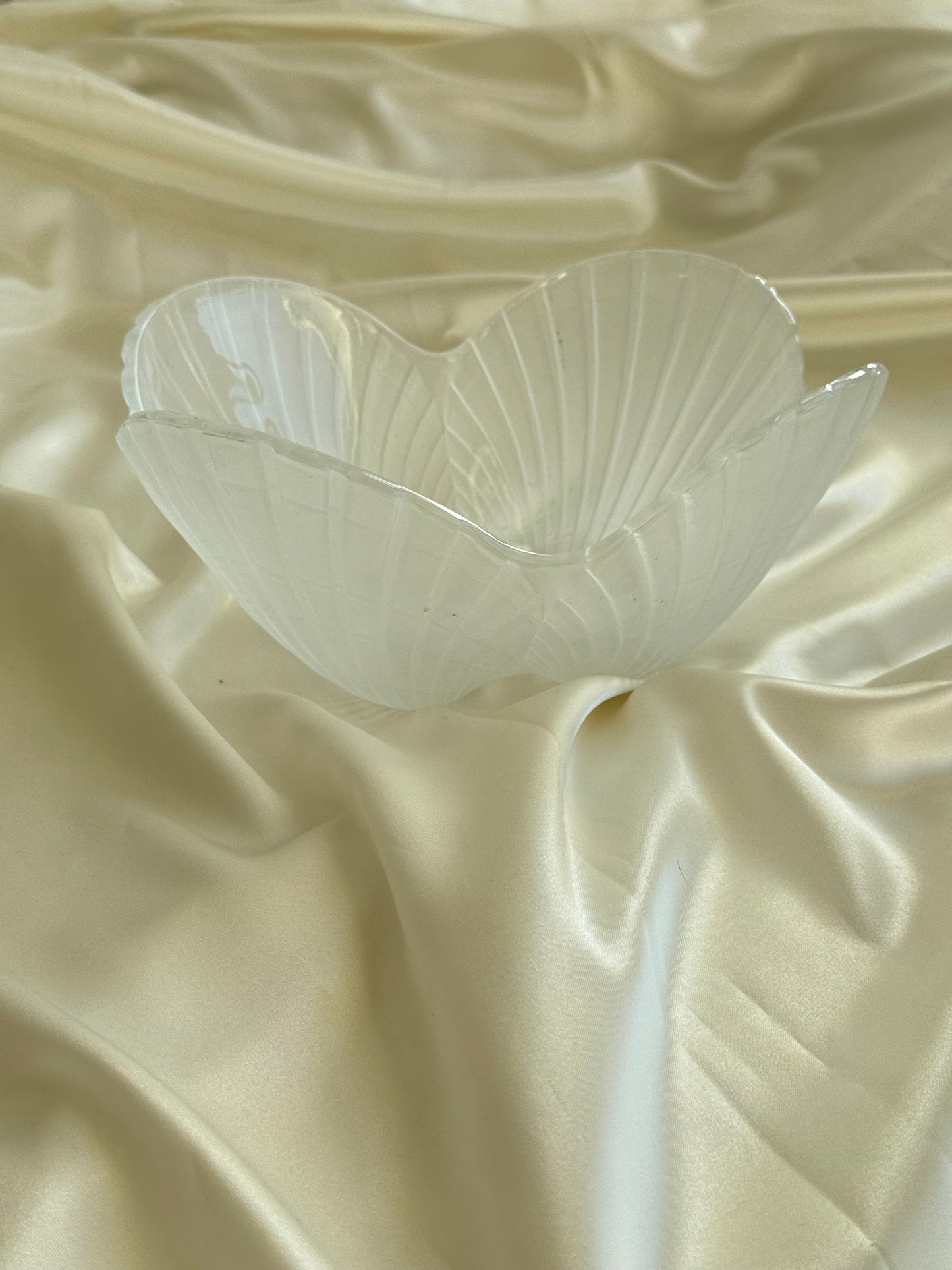 Vintage Frosted Glass Shell Serving Set – 5 Pieces