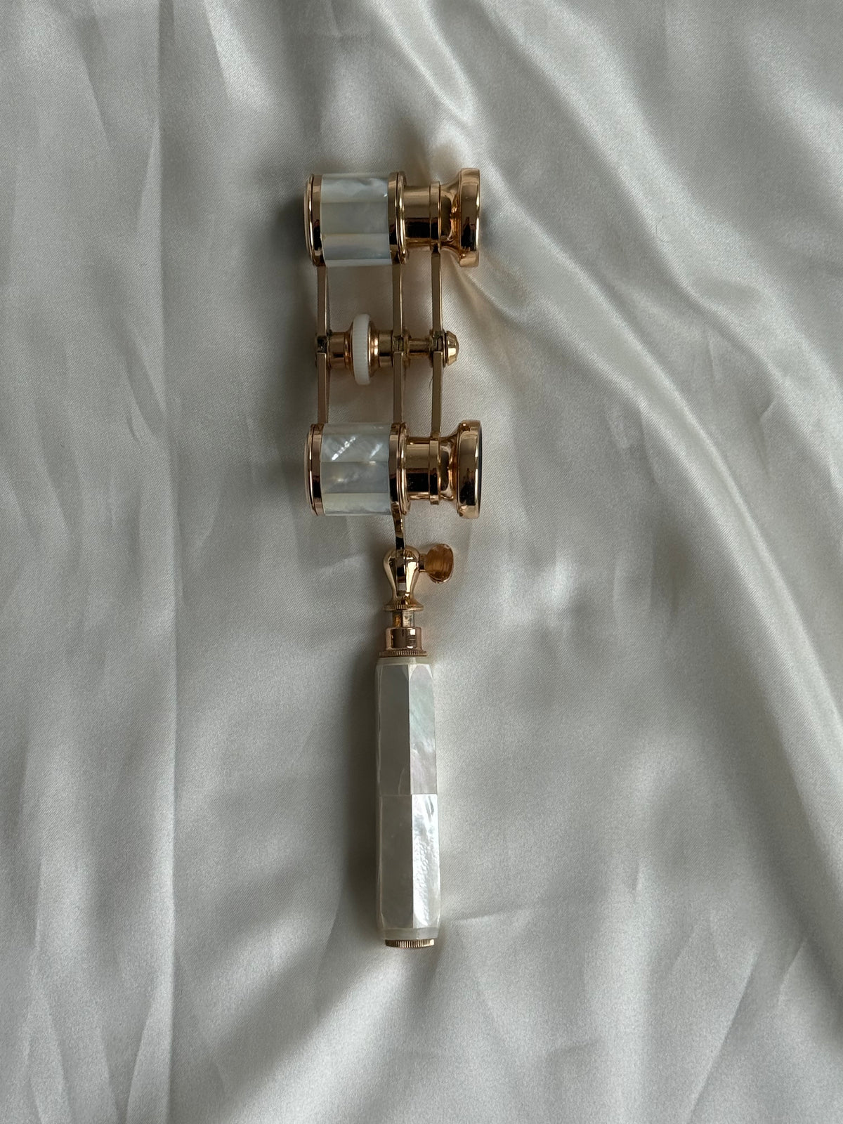 Mother-of-Pearl Opera Glasses | Elegant Theatre Binoculars