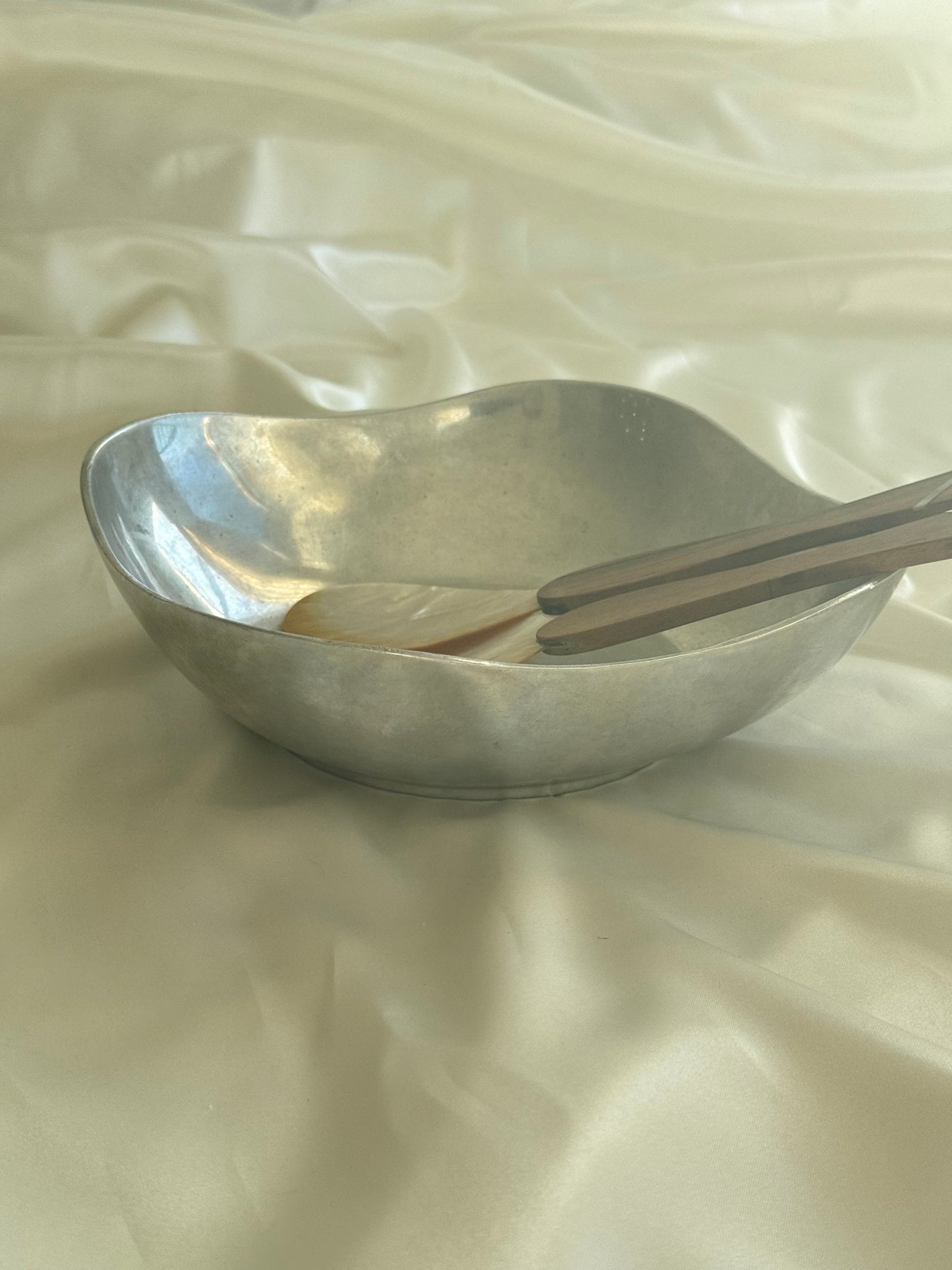 Vintage Wilton Armetale Serving Bowl