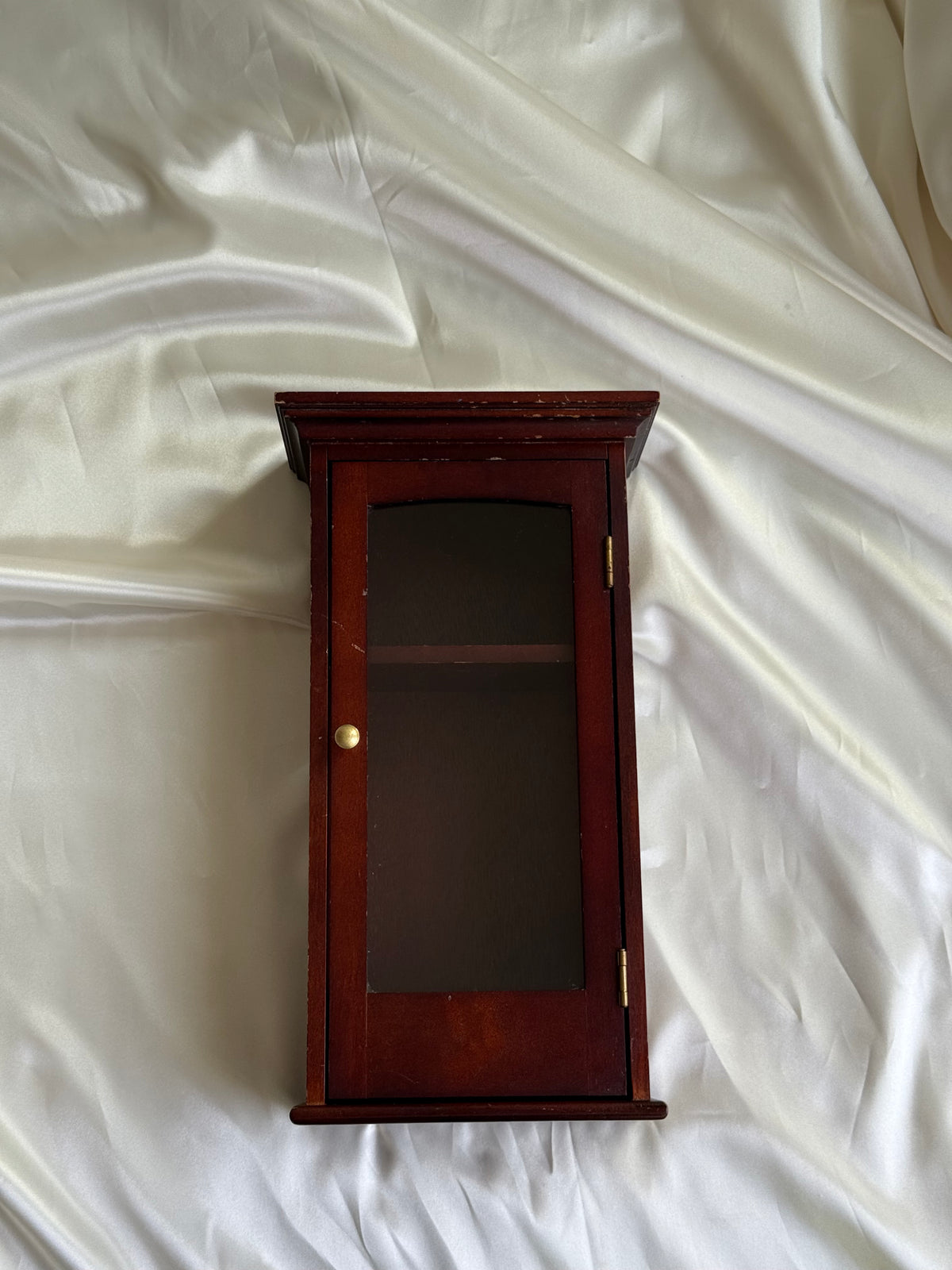 Vintage Mahogany-Tone Wall Display Cabinet with Glass Door