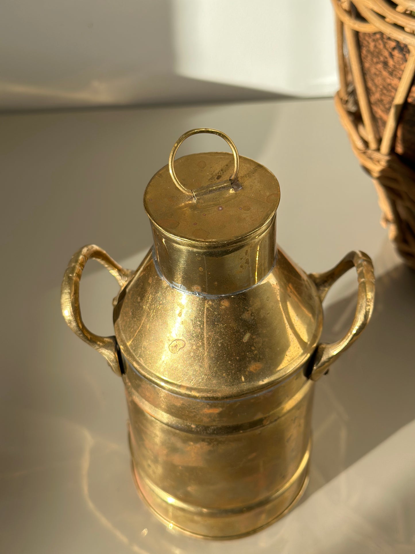 Brass milk dispenser with lid