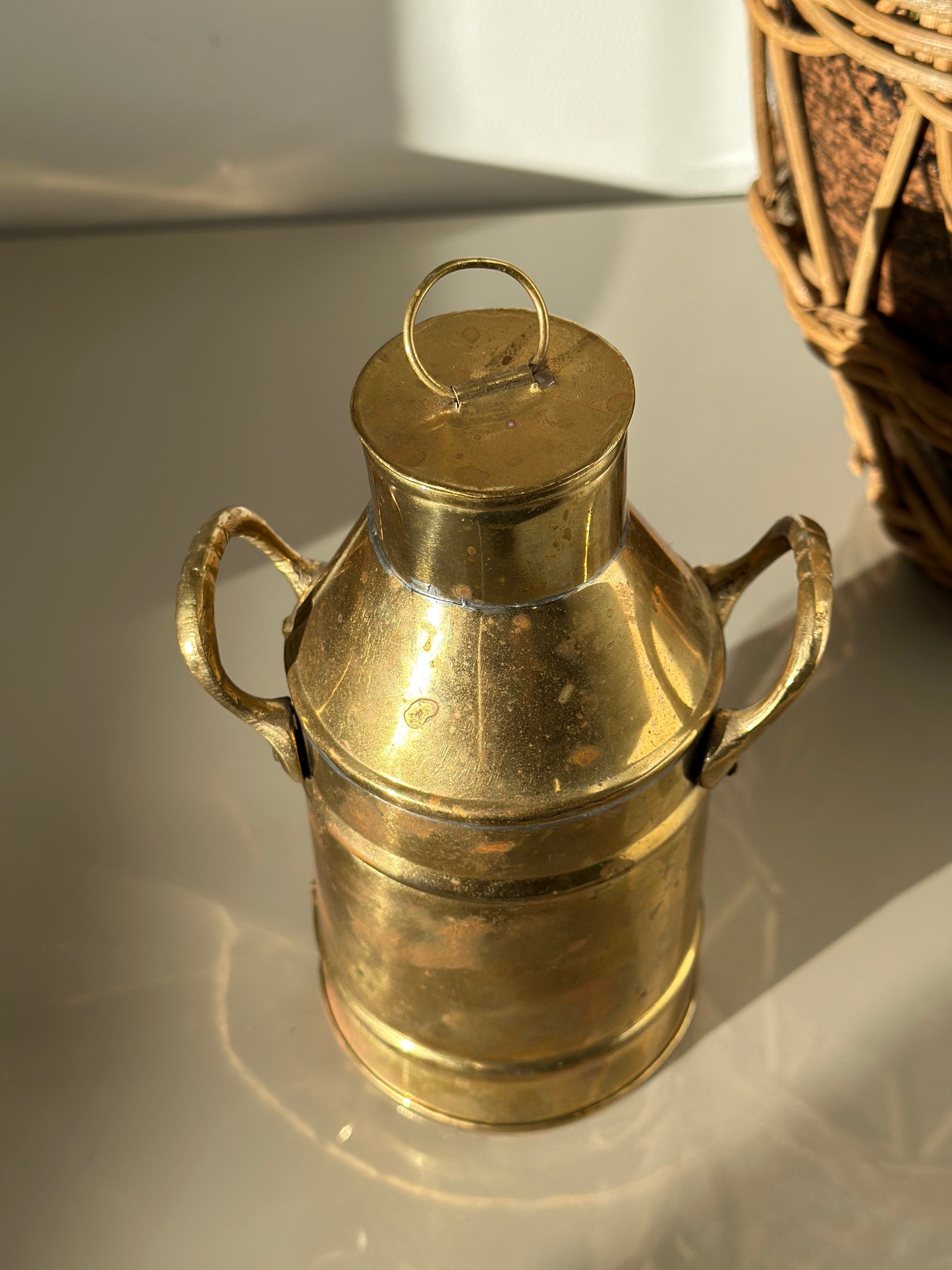 Brass milk dispenser with lid