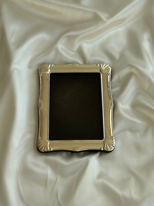 Vintage Silver-Plated Picture Frame shell detail