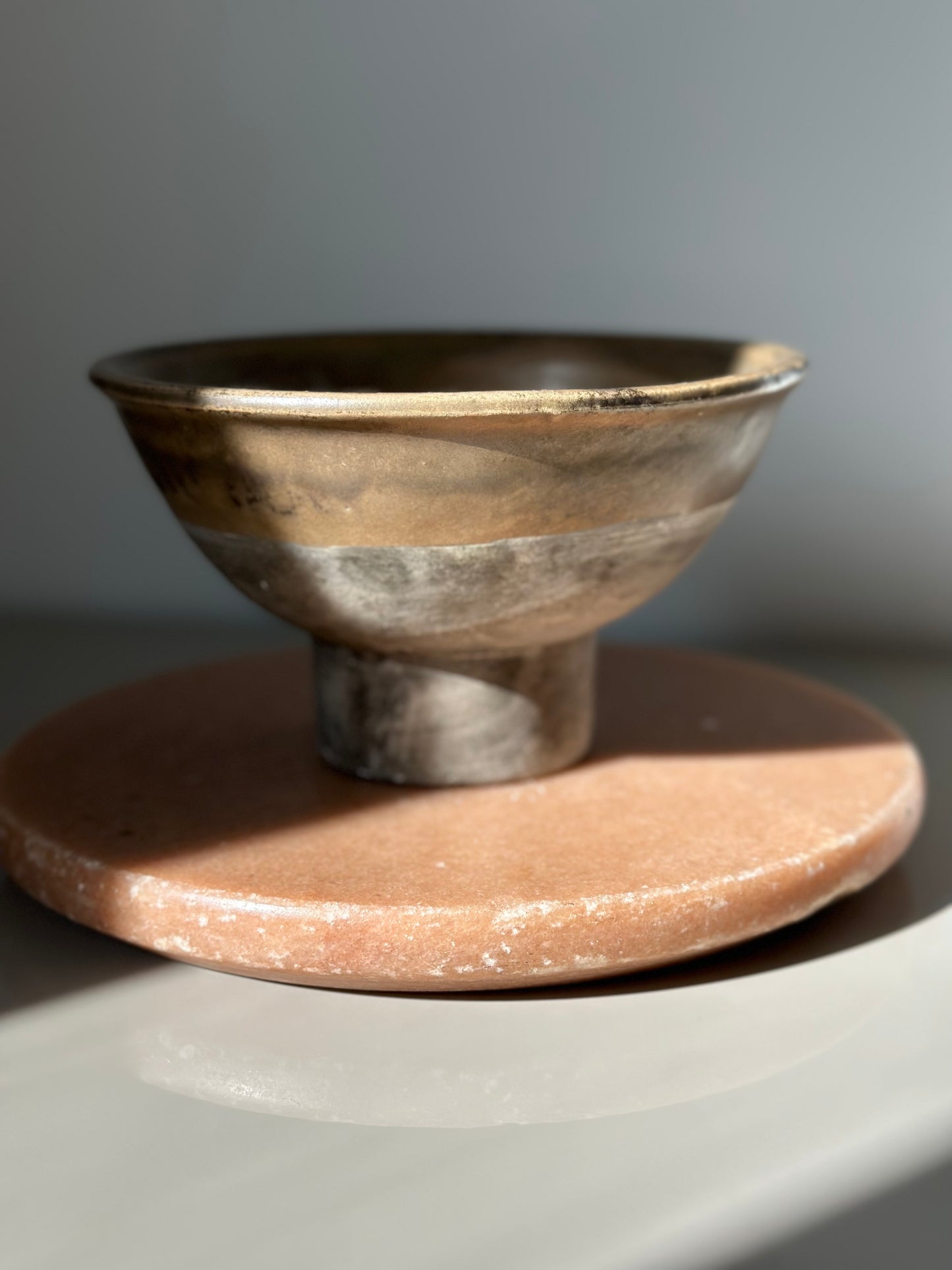 Ceramic pedestal bowl