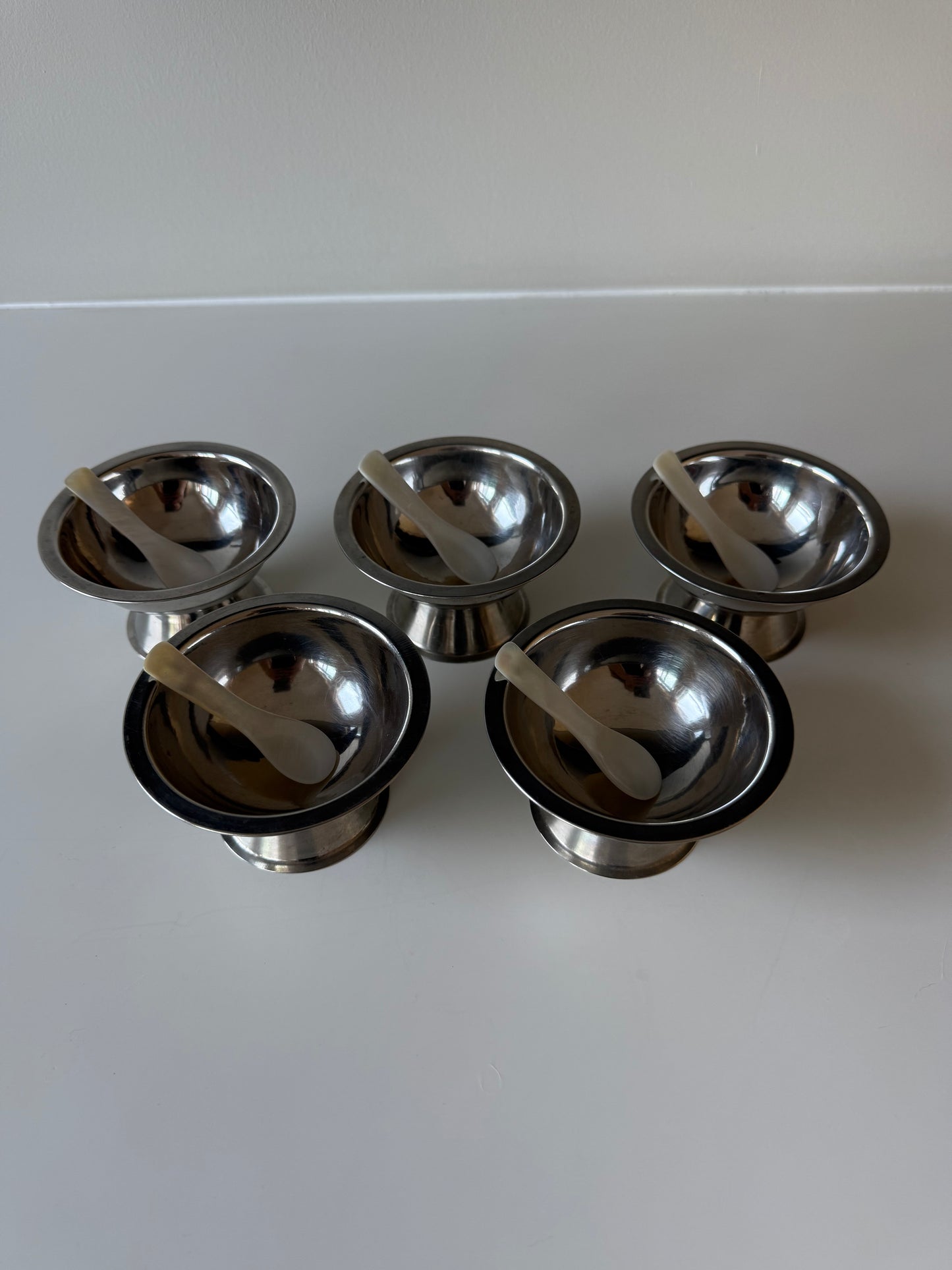 Set of 5 Stainless Steel Dessert Bowls with Mother of Pearl Spoons