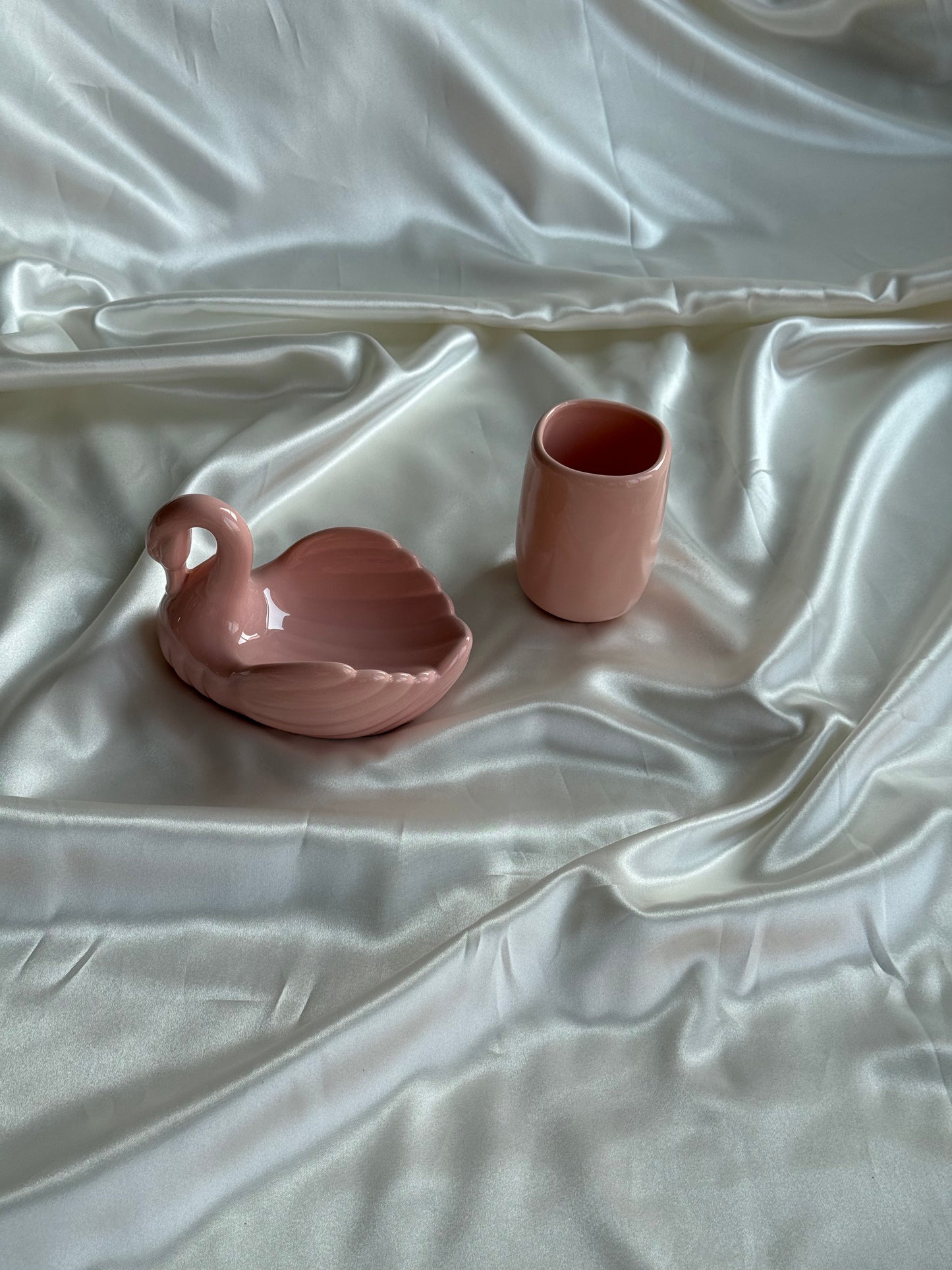 Vintage Blush Pink Ceramic Swan Vanity Set — 2 Pieces