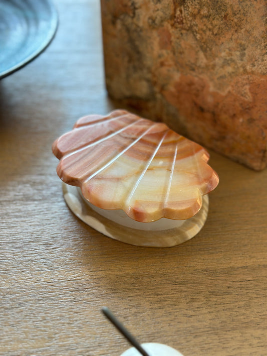 Onyx shell trinket box