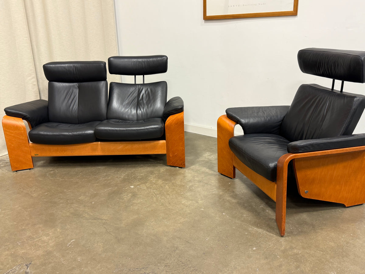 Stressless Pegasus loveseat and armchair by Ekornes, crafted in Norway