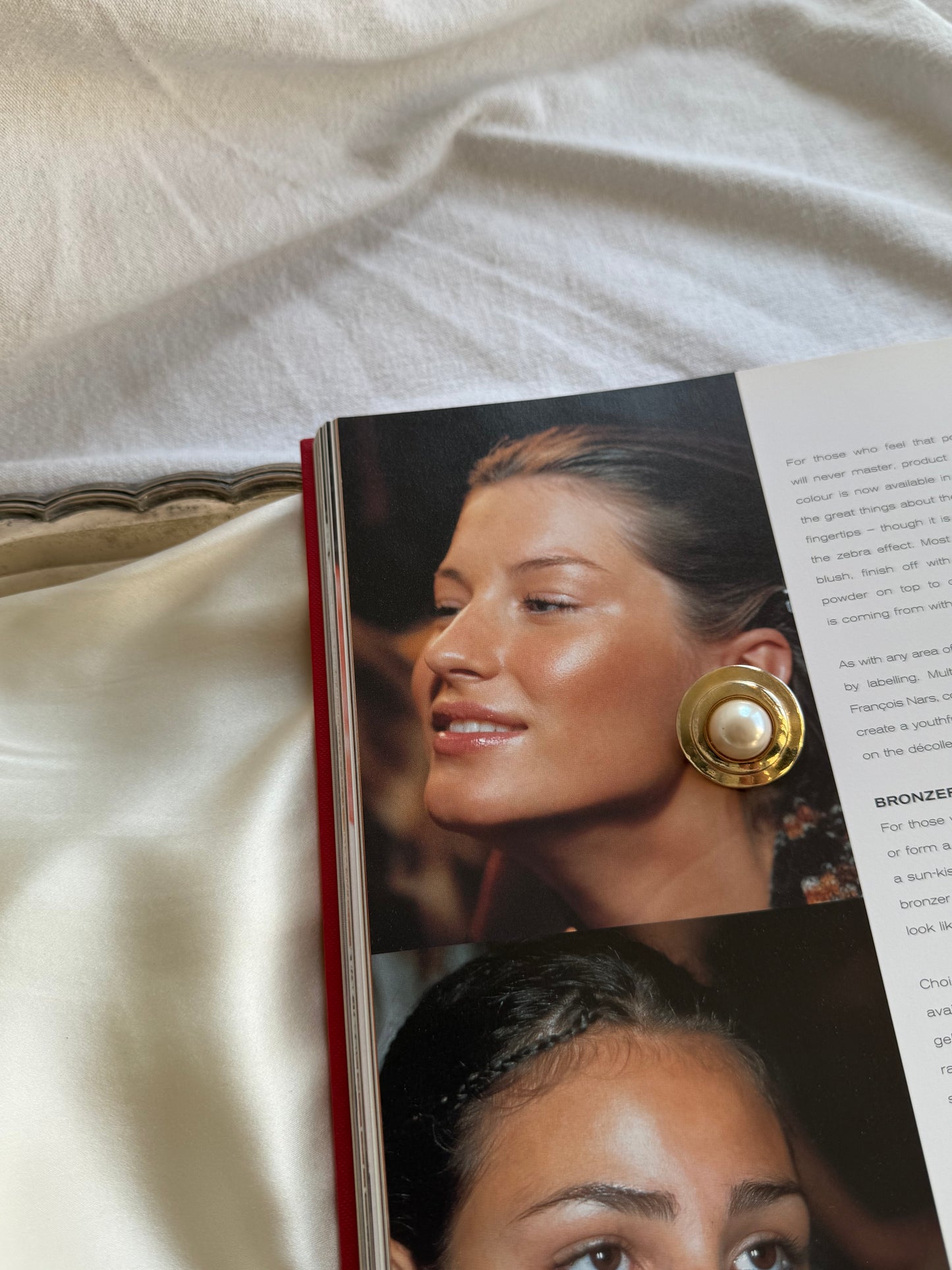Vintage Stud Earrings – Pearl Look & Gold-Tone Finish